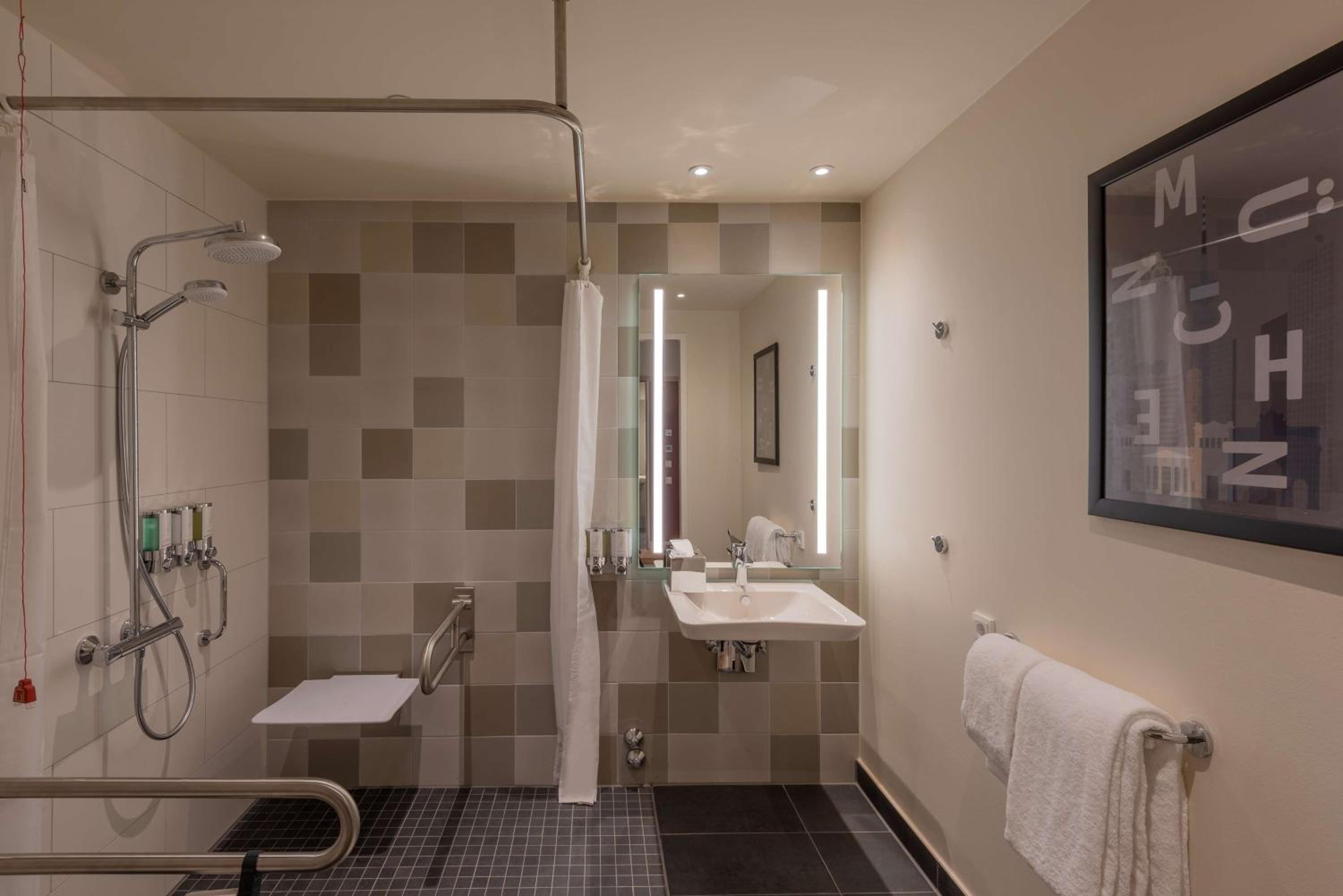 Munich Vacations - Hampton By Hilton Munich City North - Property Image 34