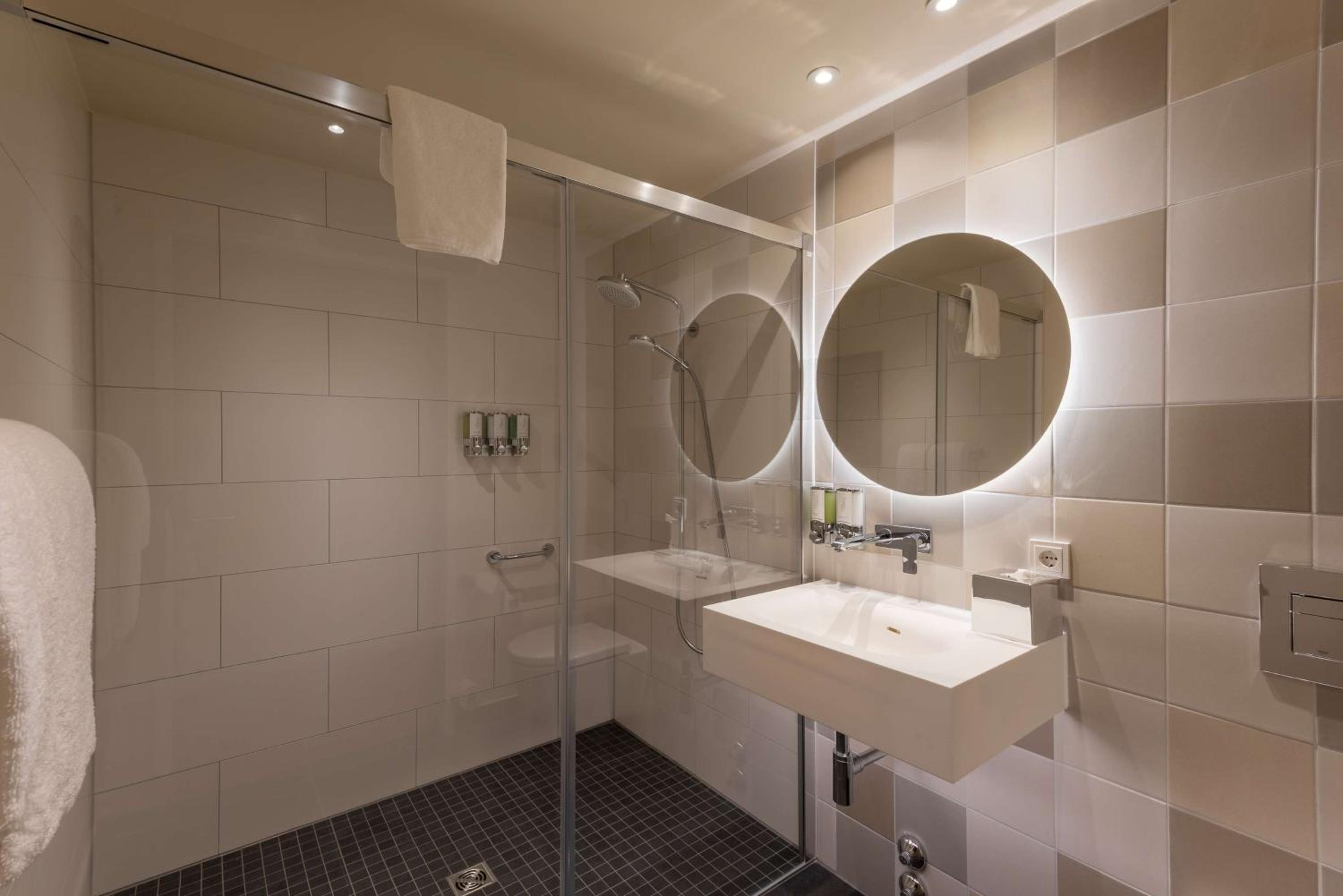 Munich Vacations - Hampton By Hilton Munich City North - Property Image 39