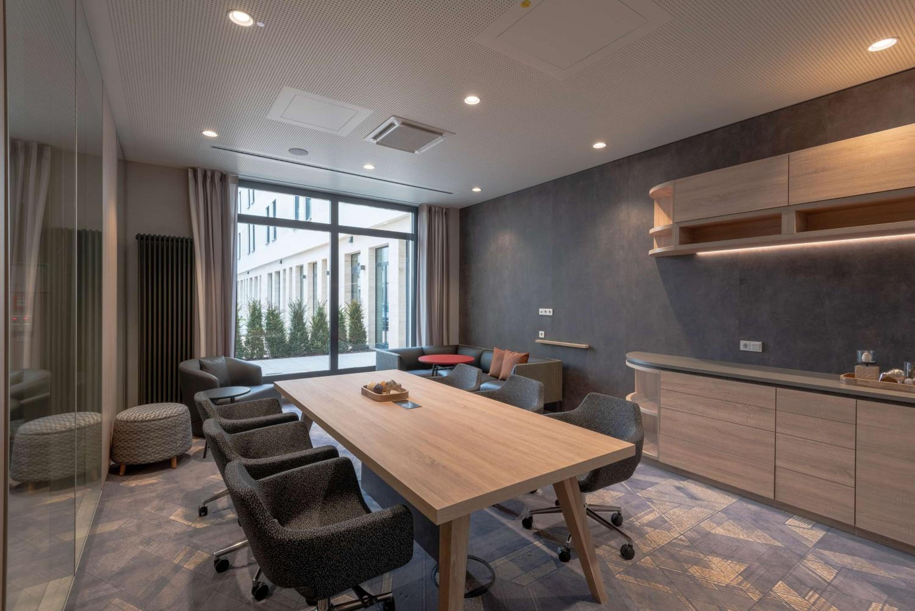 Munich Vacations - Hampton By Hilton Munich City North - Property Image 5