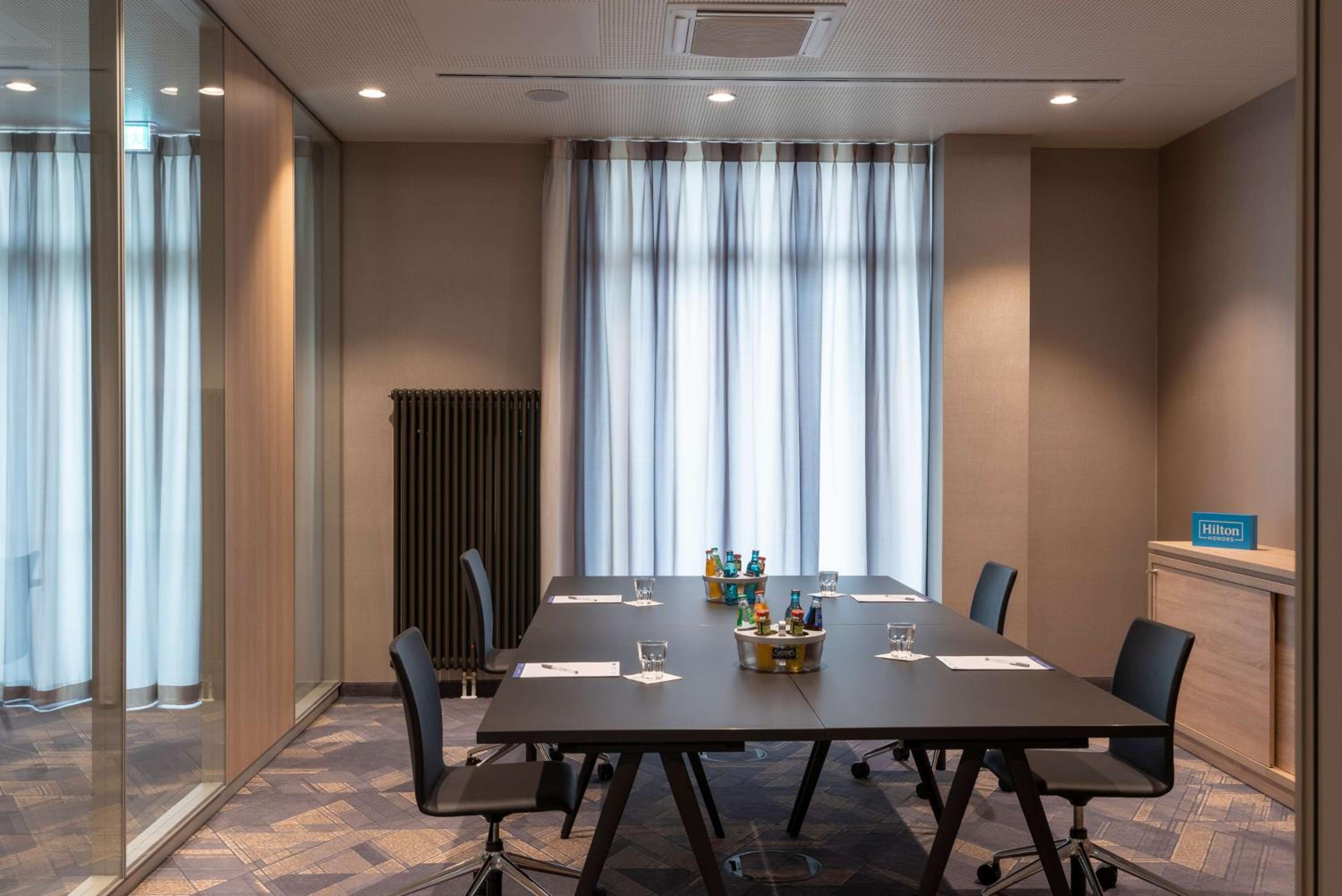Munich Vacations - Hampton By Hilton Munich City North - Property Image 8