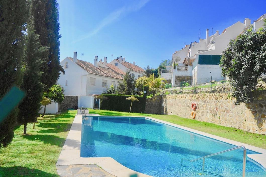 Luxury townhouse capricho golden mile