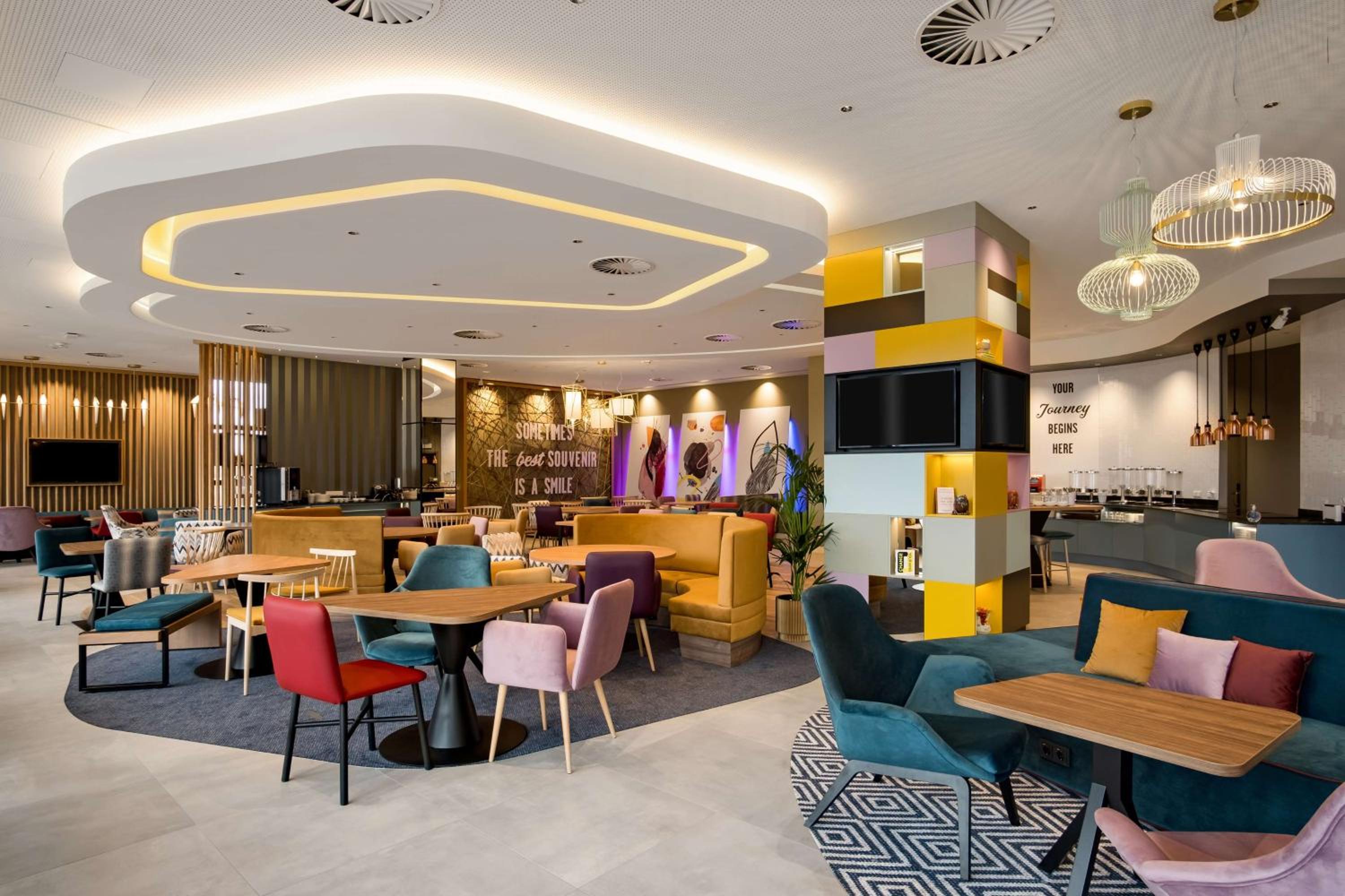 Hotel Hampton by Hilton Riga Airport - Image 1
