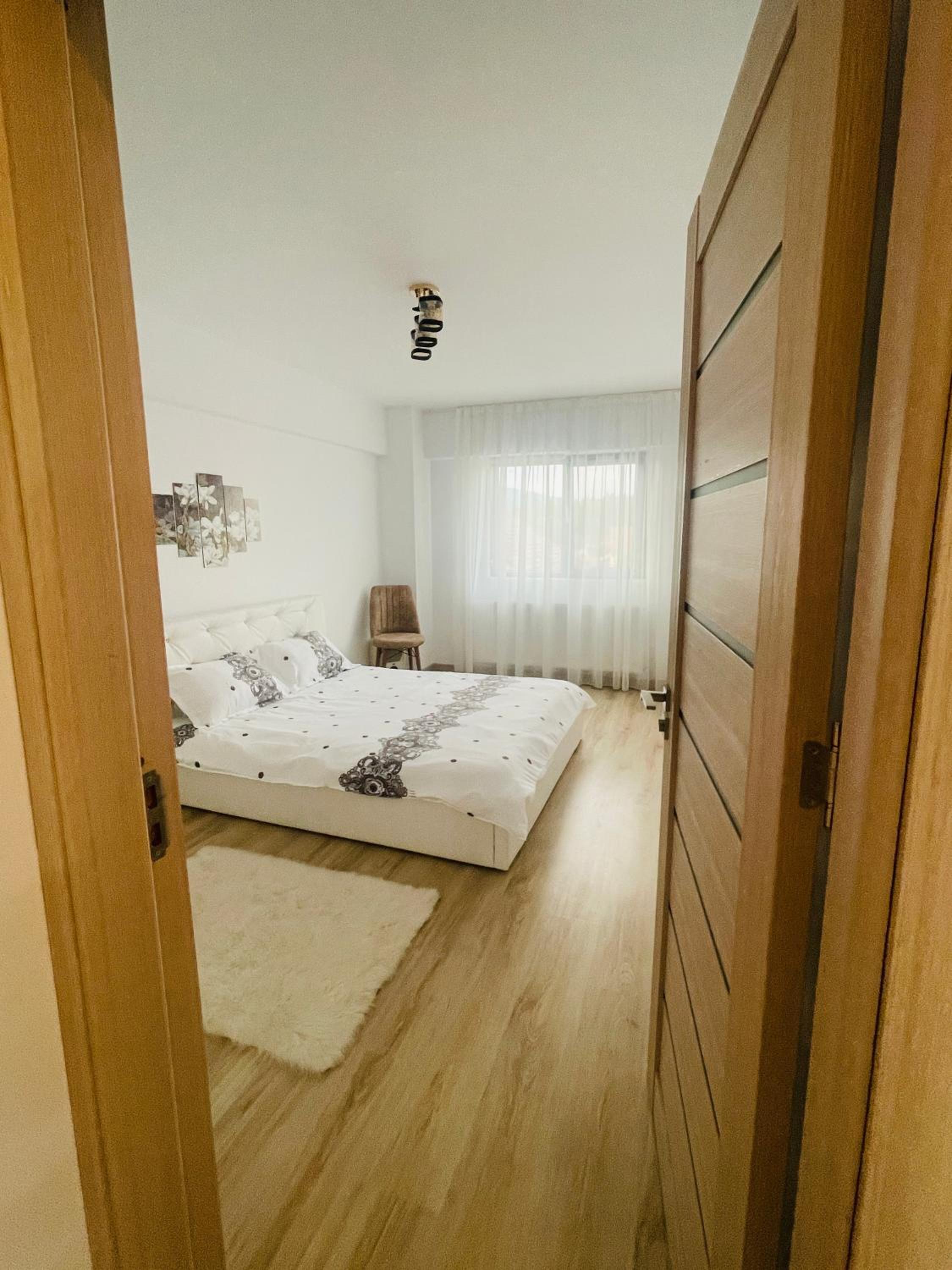Apartament YRA Rm.Valcea view 5