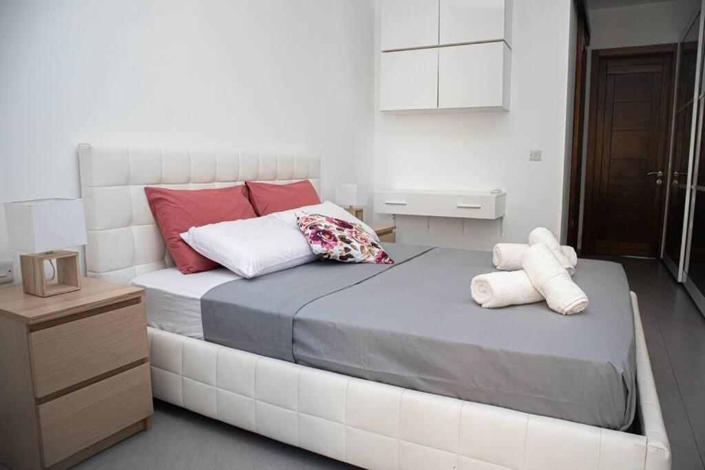 Seafront Two Bedroom Apartment photo 5