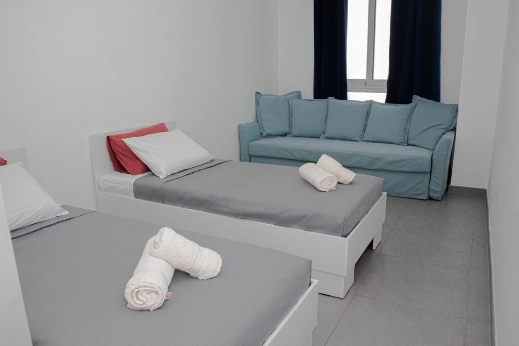 Seafront Two Bedroom Apartment photo 2