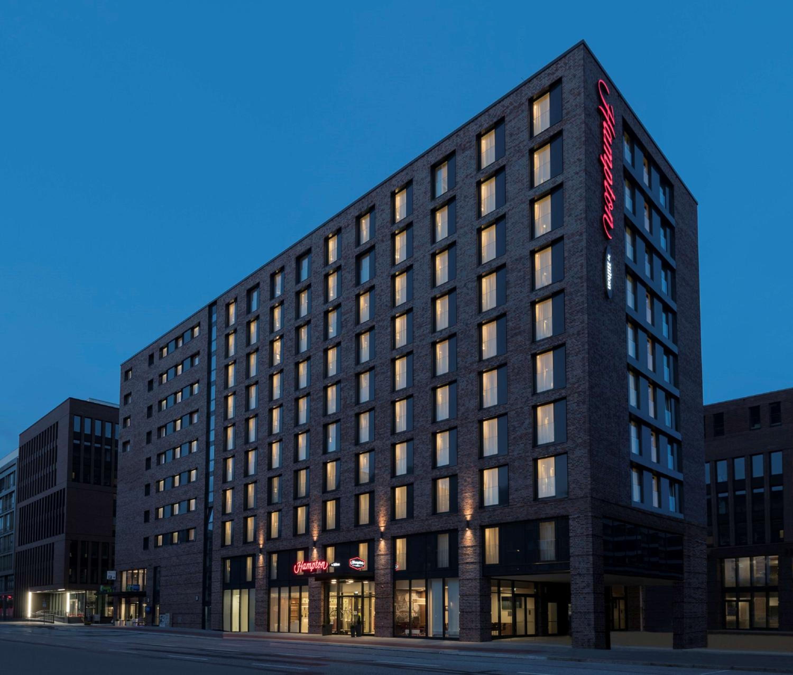 Hotel Hampton By Hilton Hamburg City Centre - Image 1