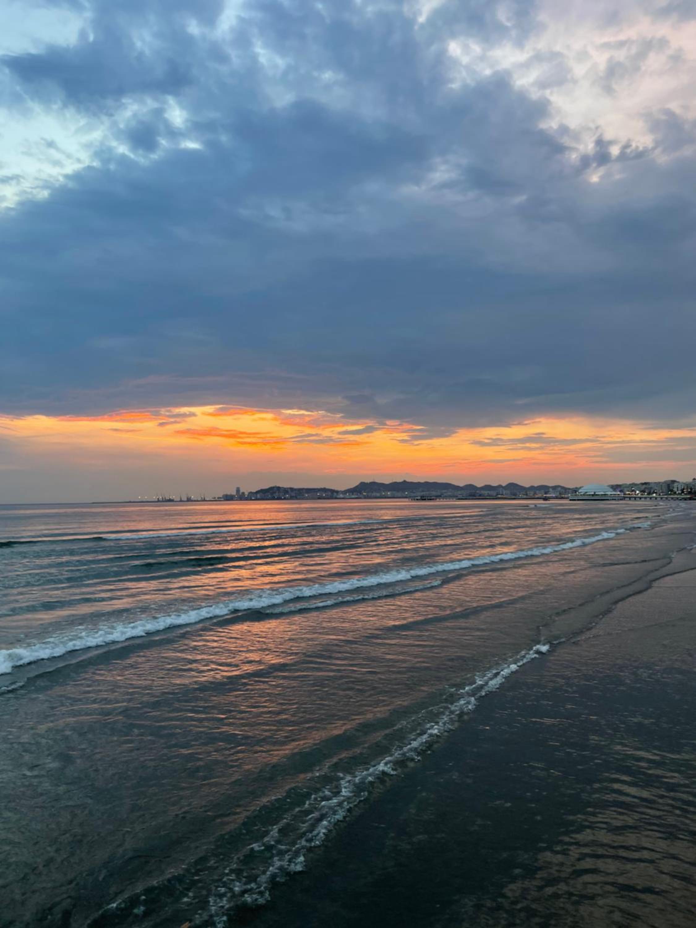 Aquamarine Dreams Apartments in Beach of Durres 150 m from Sea
