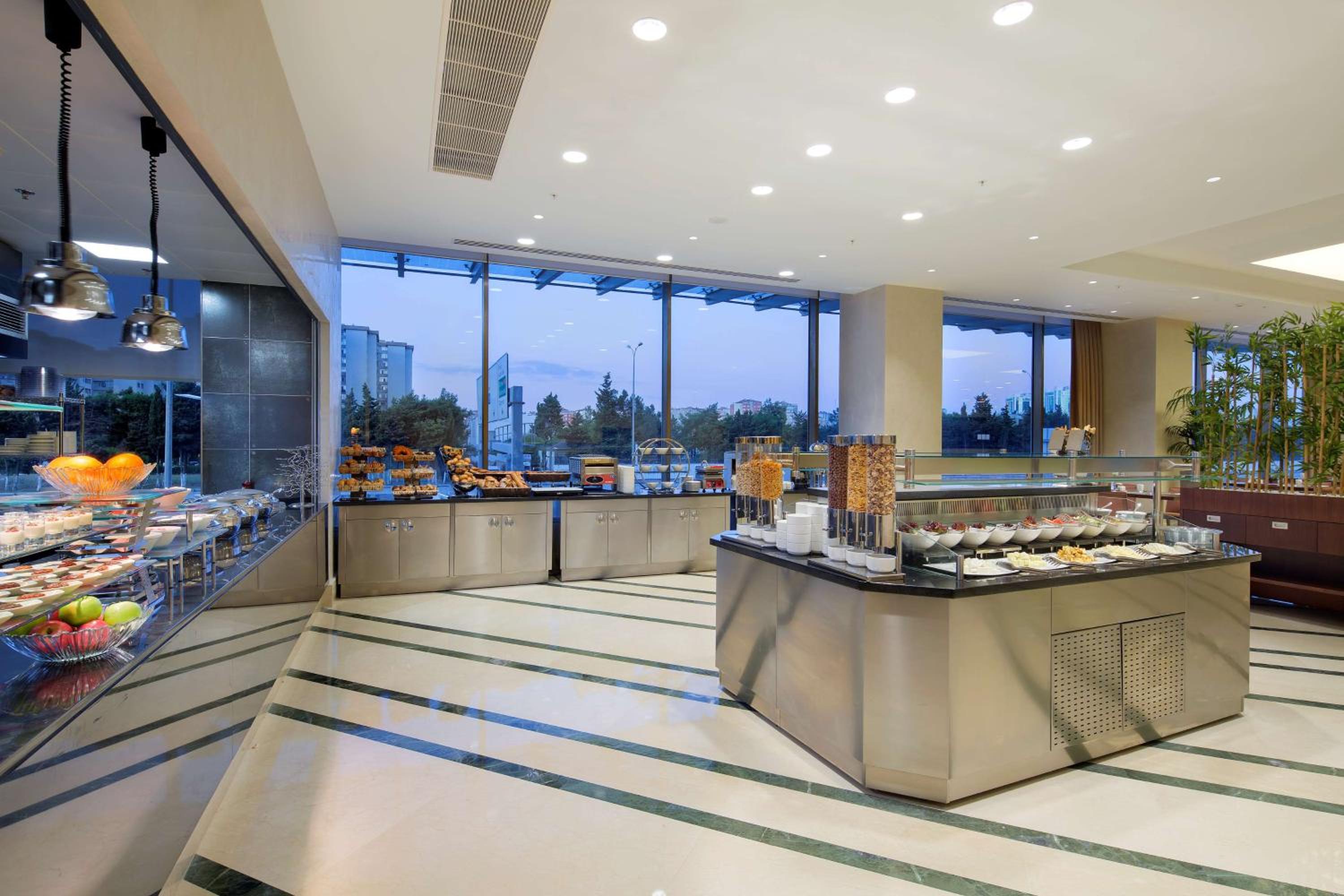 Hilton Garden Inn İstanbul Beylikdüzü - Image 11