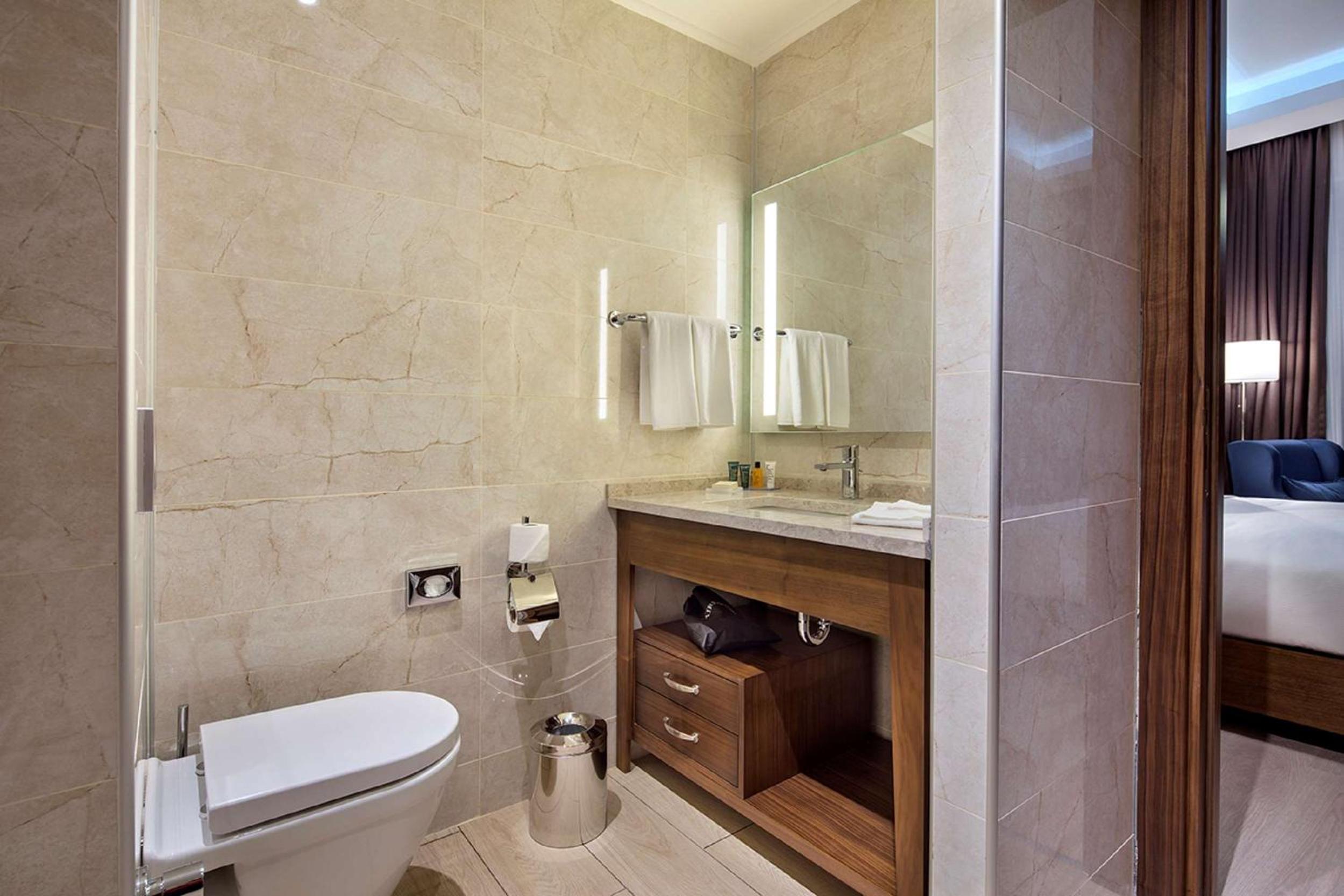 Hilton Garden Inn Izmir Bayrakli - Image 13