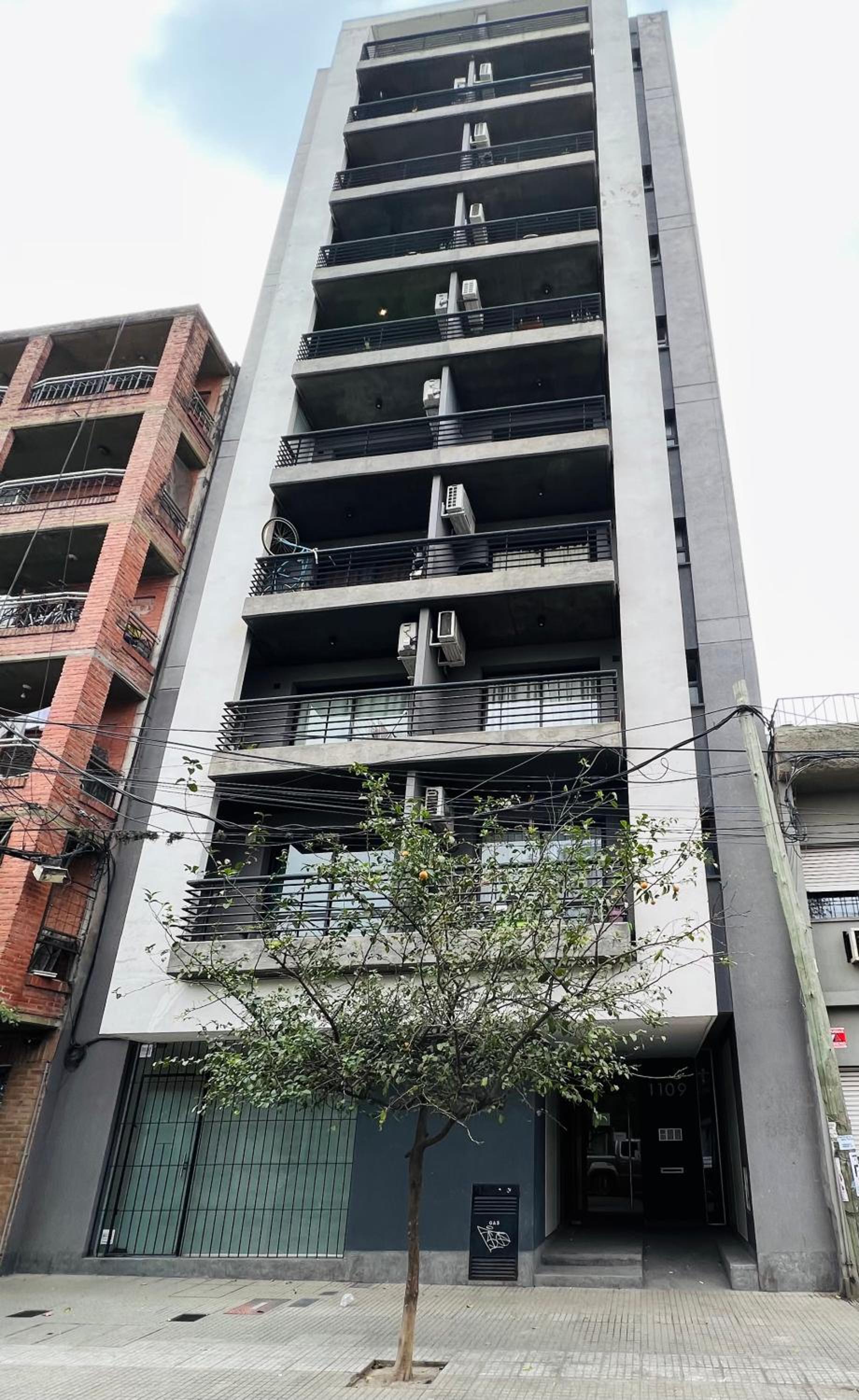 Departamento amplio zona sur con patio