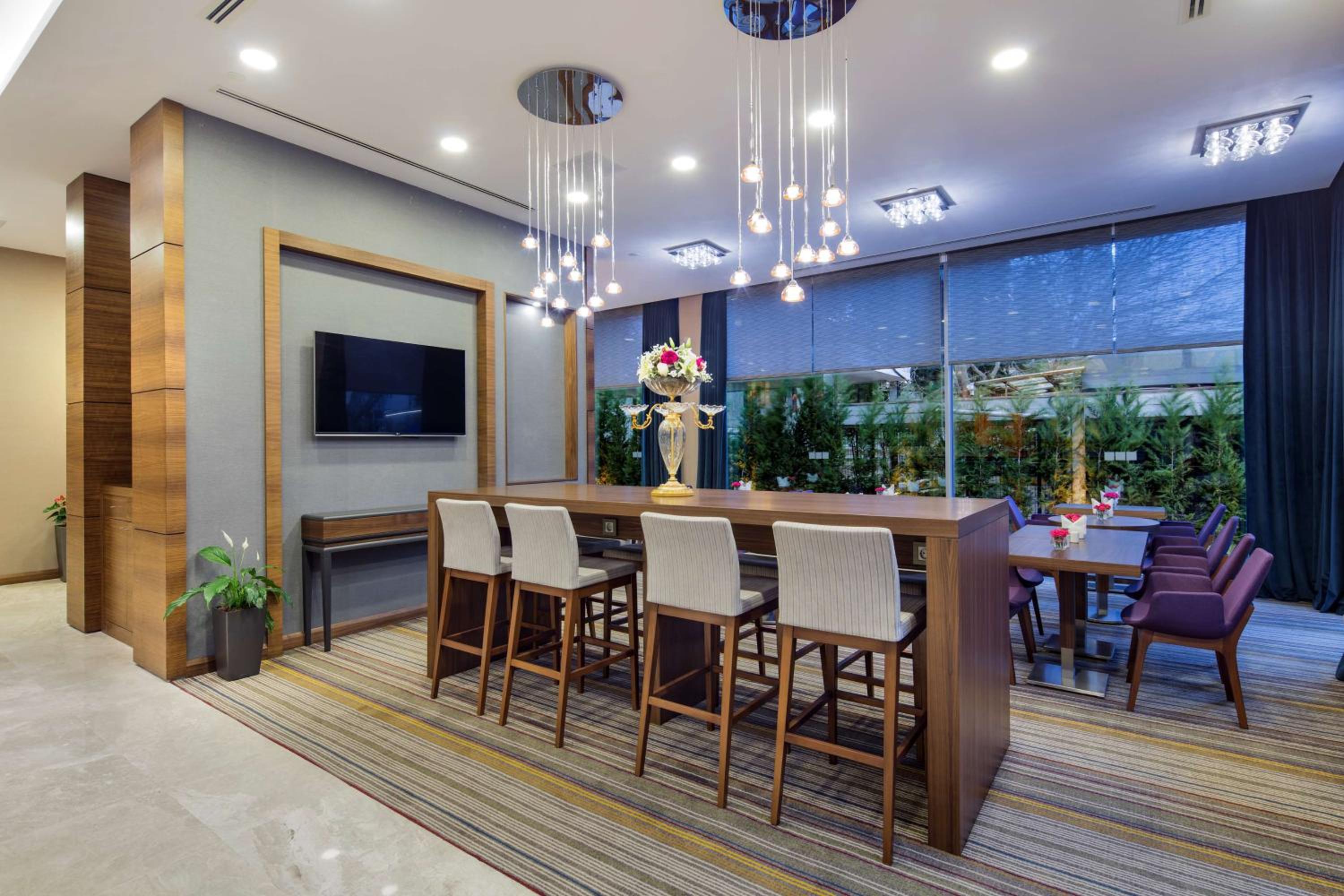 Hampton by Hilton İstanbul Ataköy - Image 13