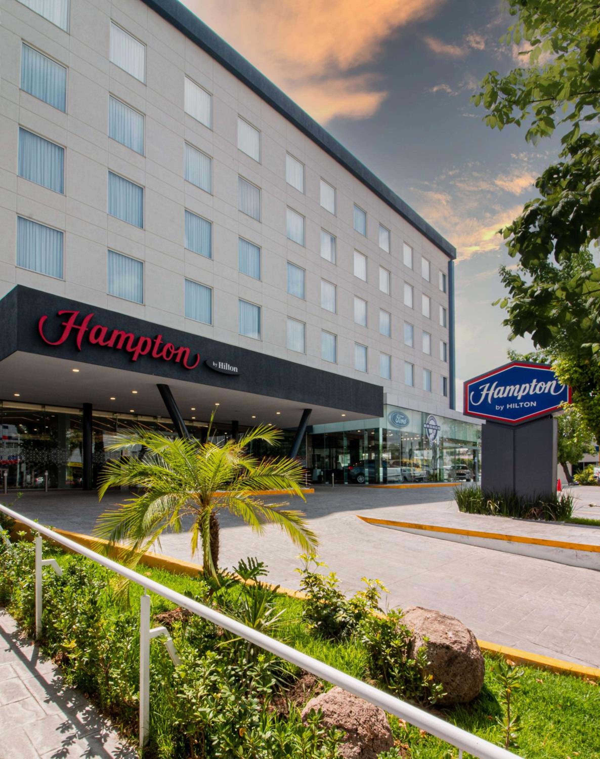 Hotel Hampton by Hilton Aguascalientes Downtown - Image 1