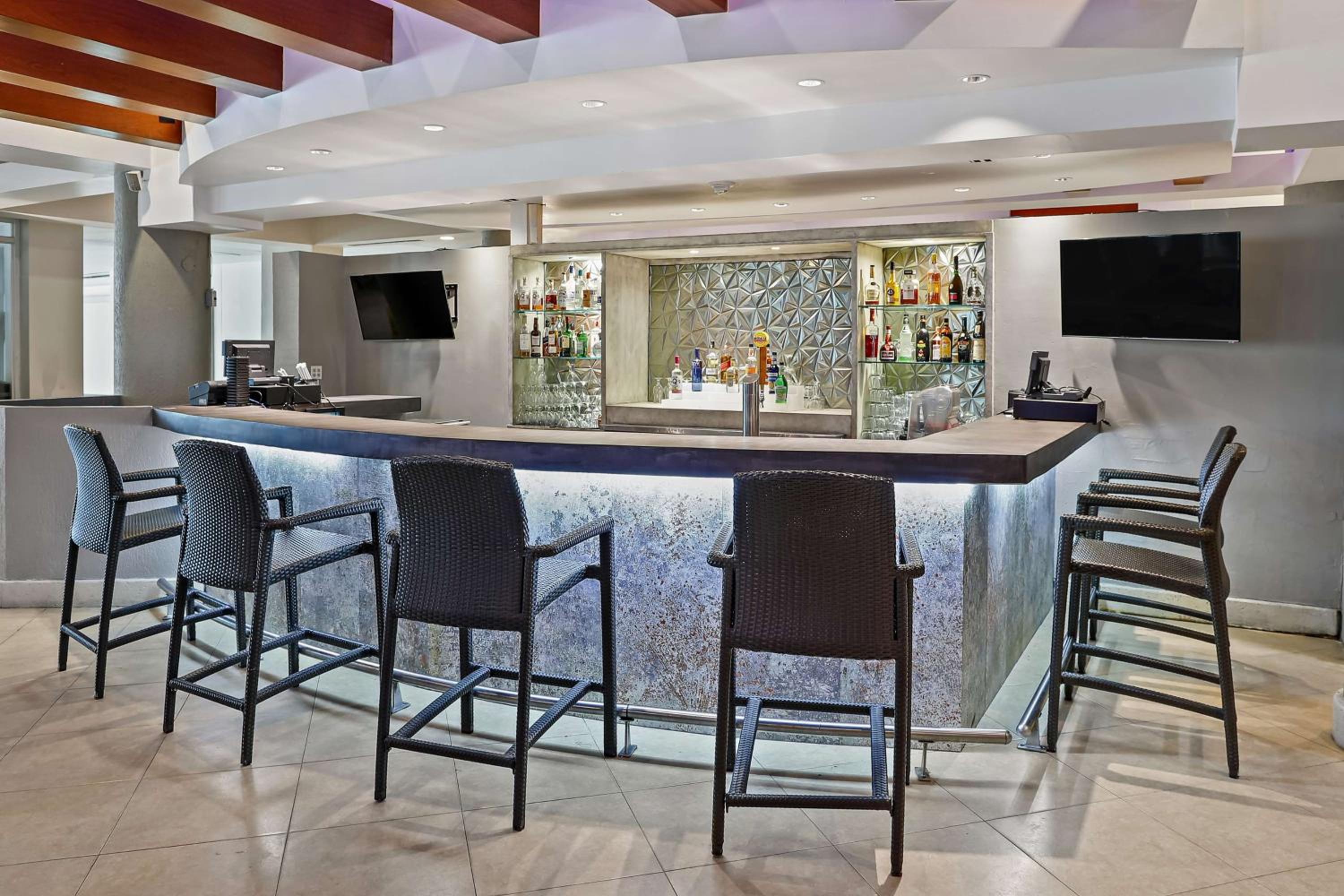Embassy Suites by Hilton Dorado del Mar Beach Resort