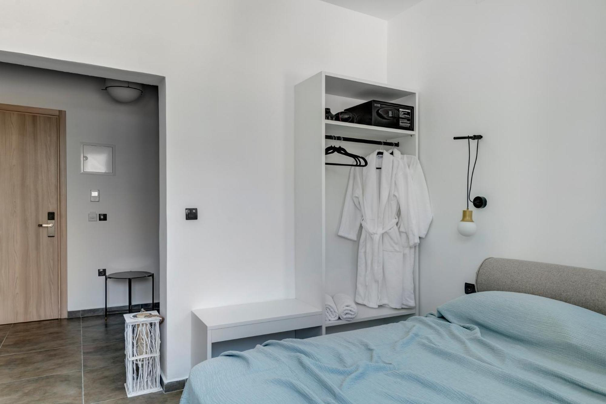 NOS Suites