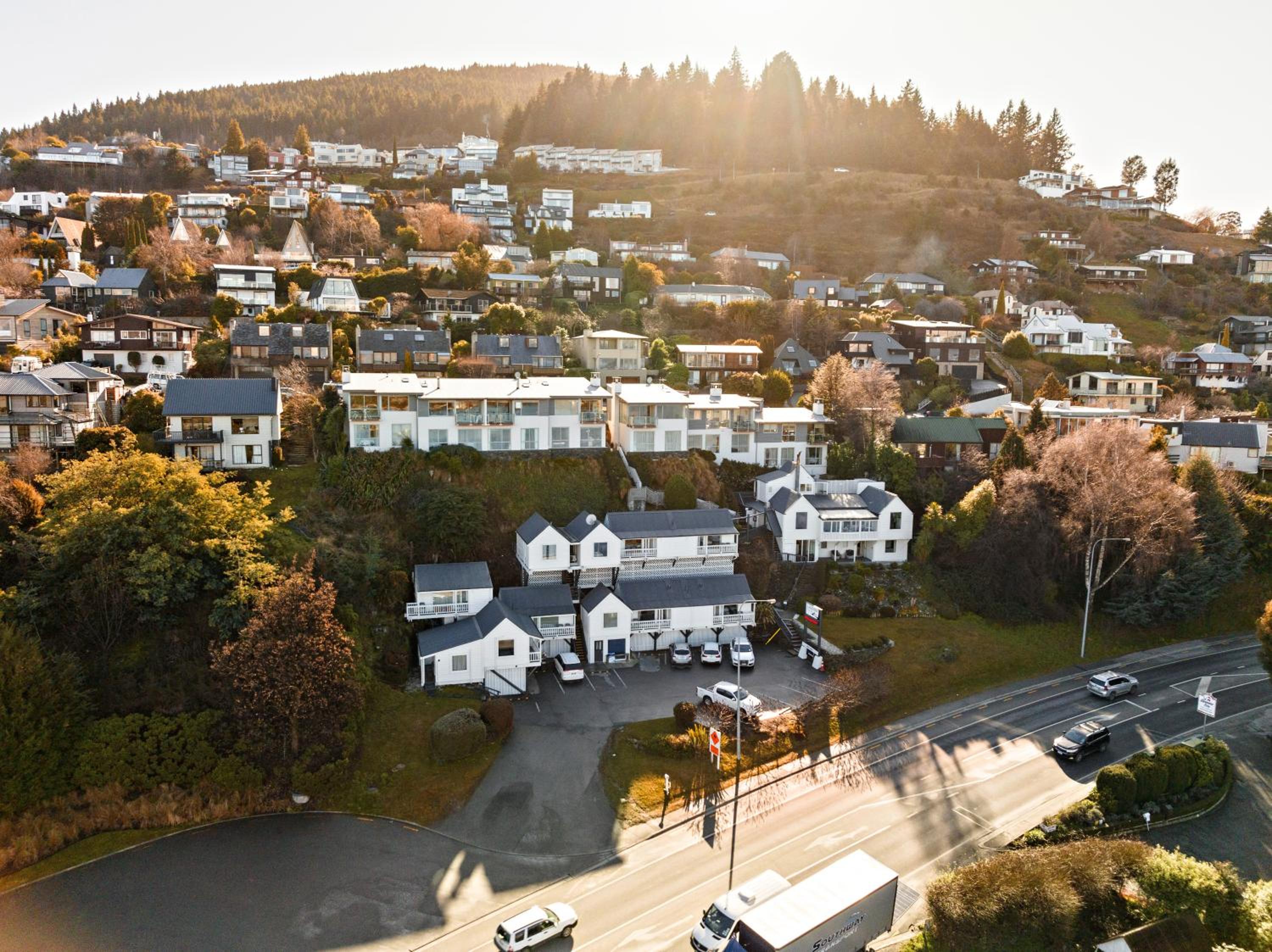 Lakeview Colonial Motel