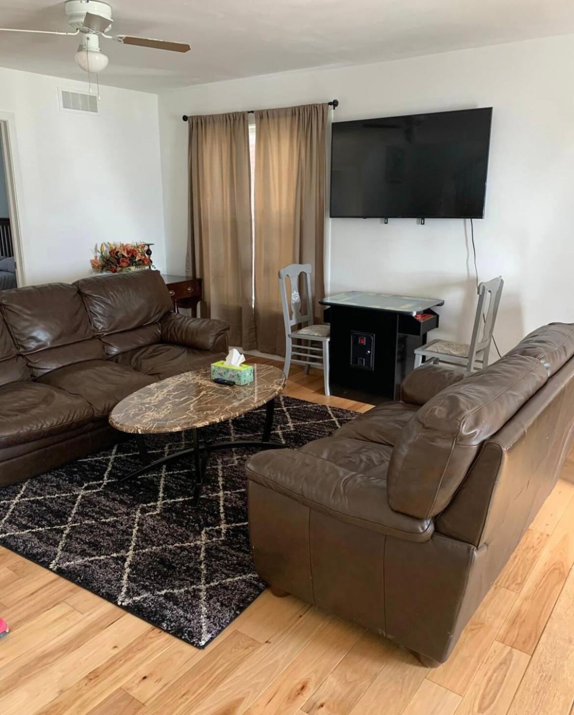 Self contained 2 level apartment with 4 bdrms & 2 bathroom