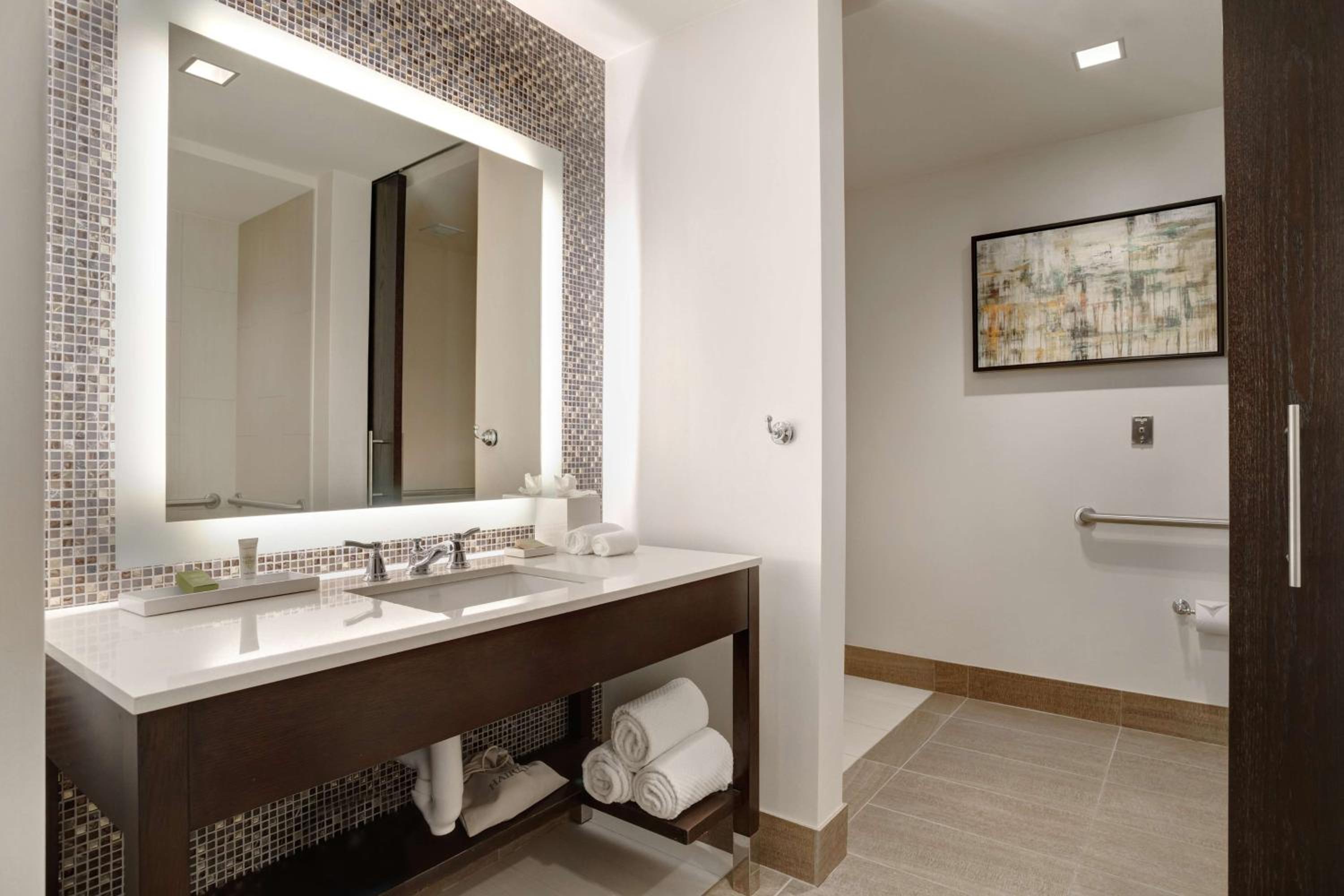Hilton Dallas/Plano Granite Park - Property Image 58