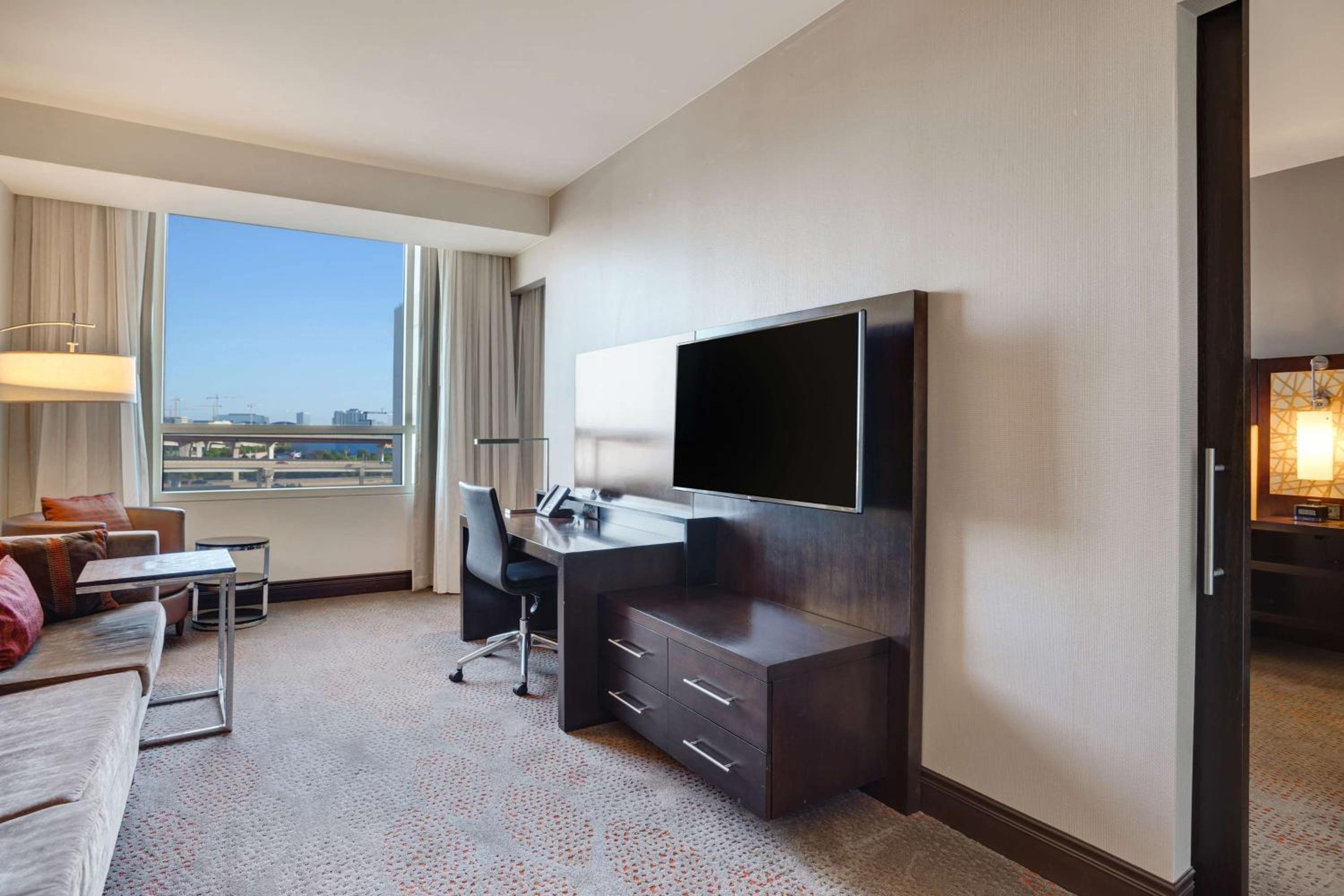 Hilton Dallas/Plano Granite Park - Property Image 24