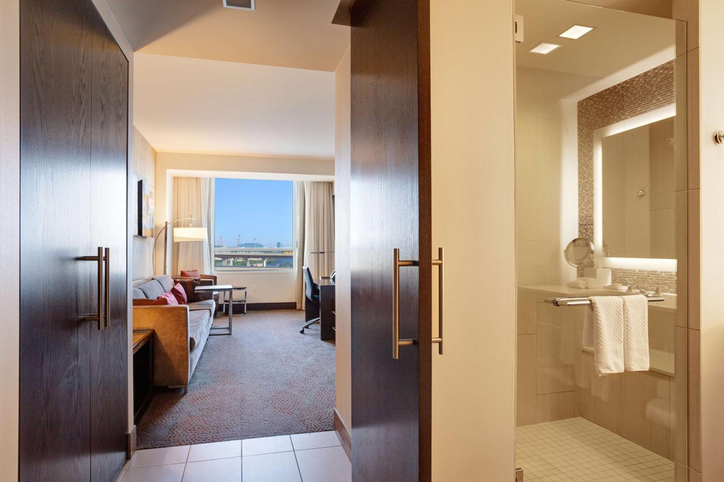Hilton Dallas/Plano Granite Park - Property Image 23