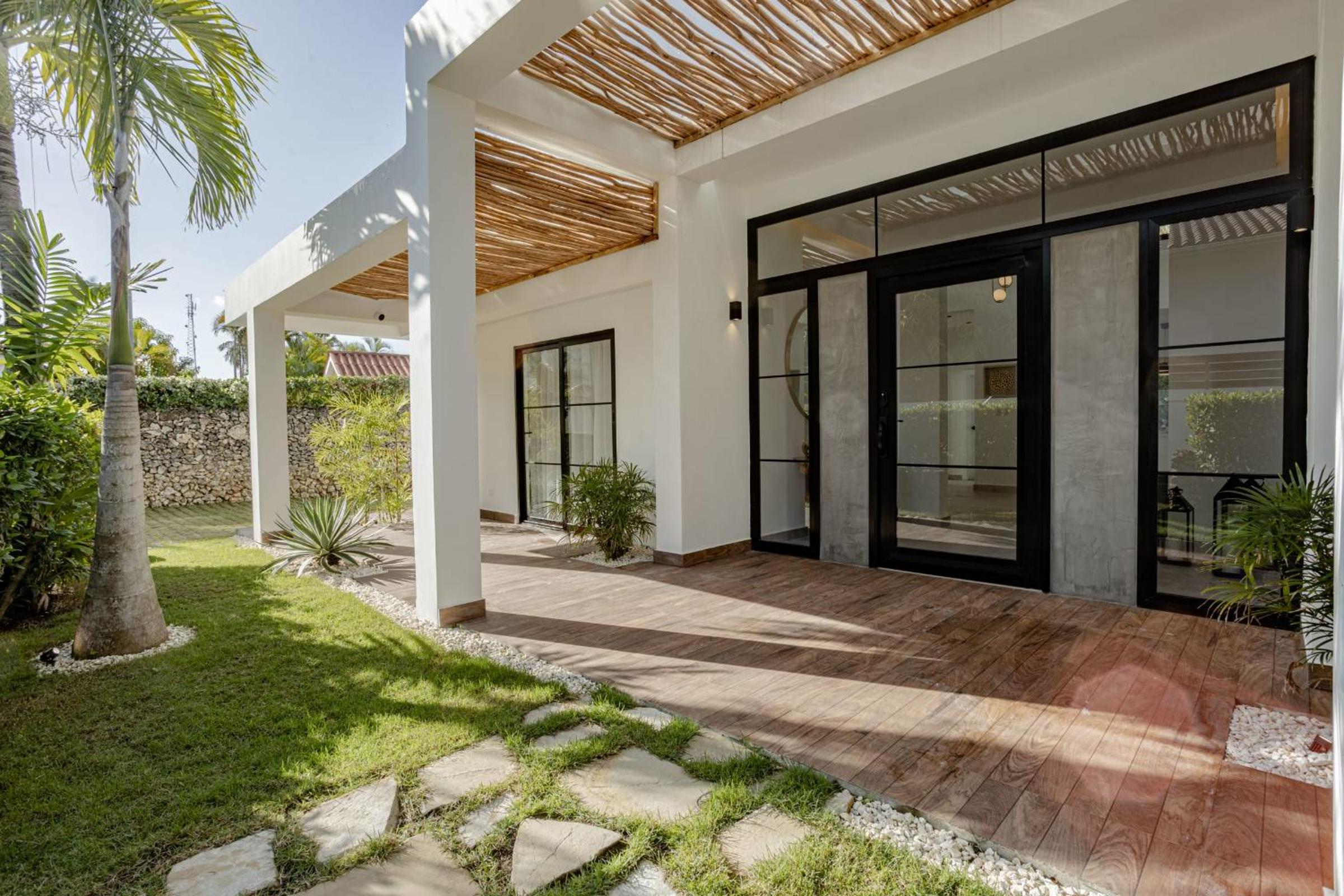 4 bedrooms steps from the beach Cabarete view 3