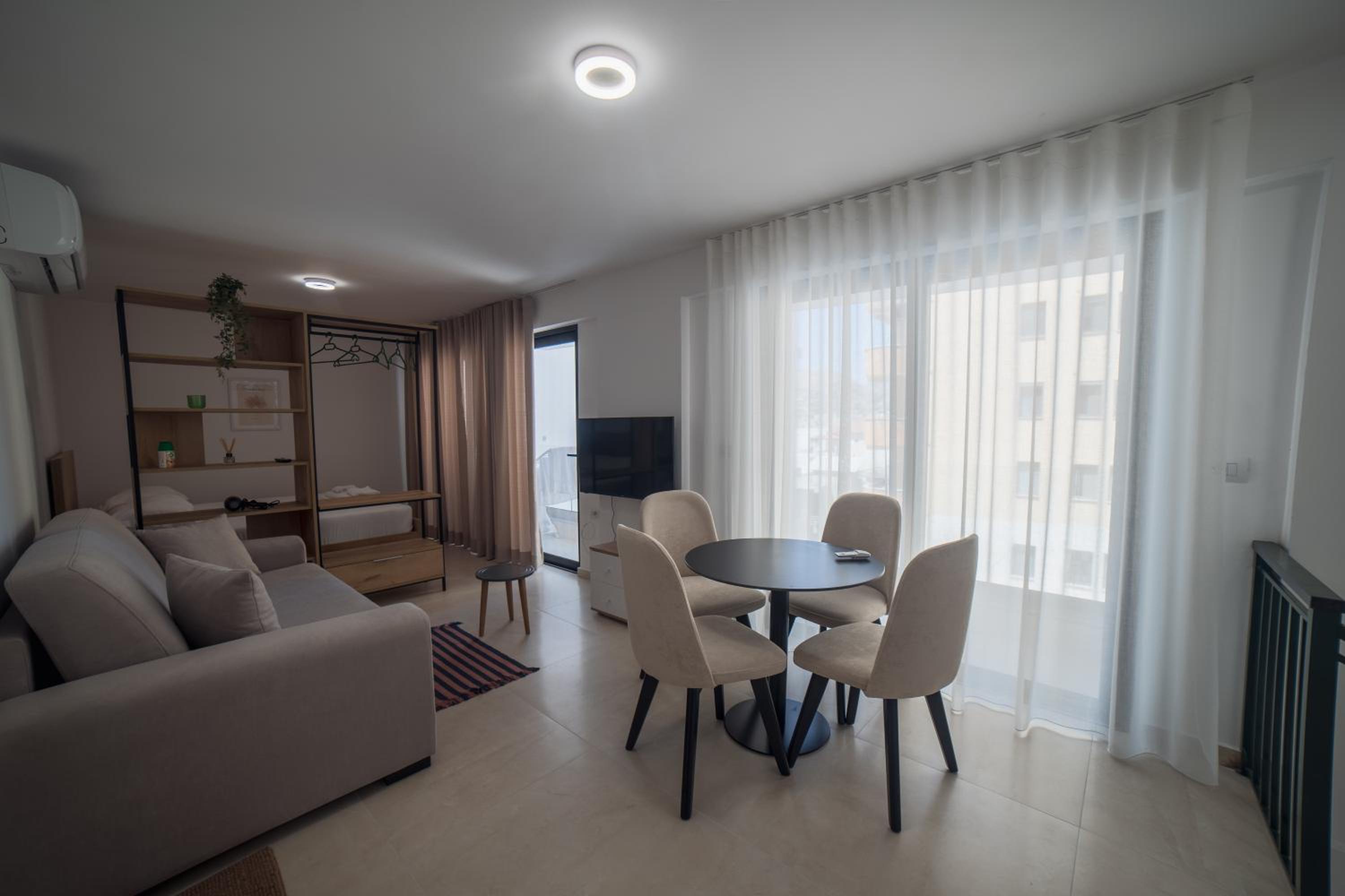 SeA apartments 123