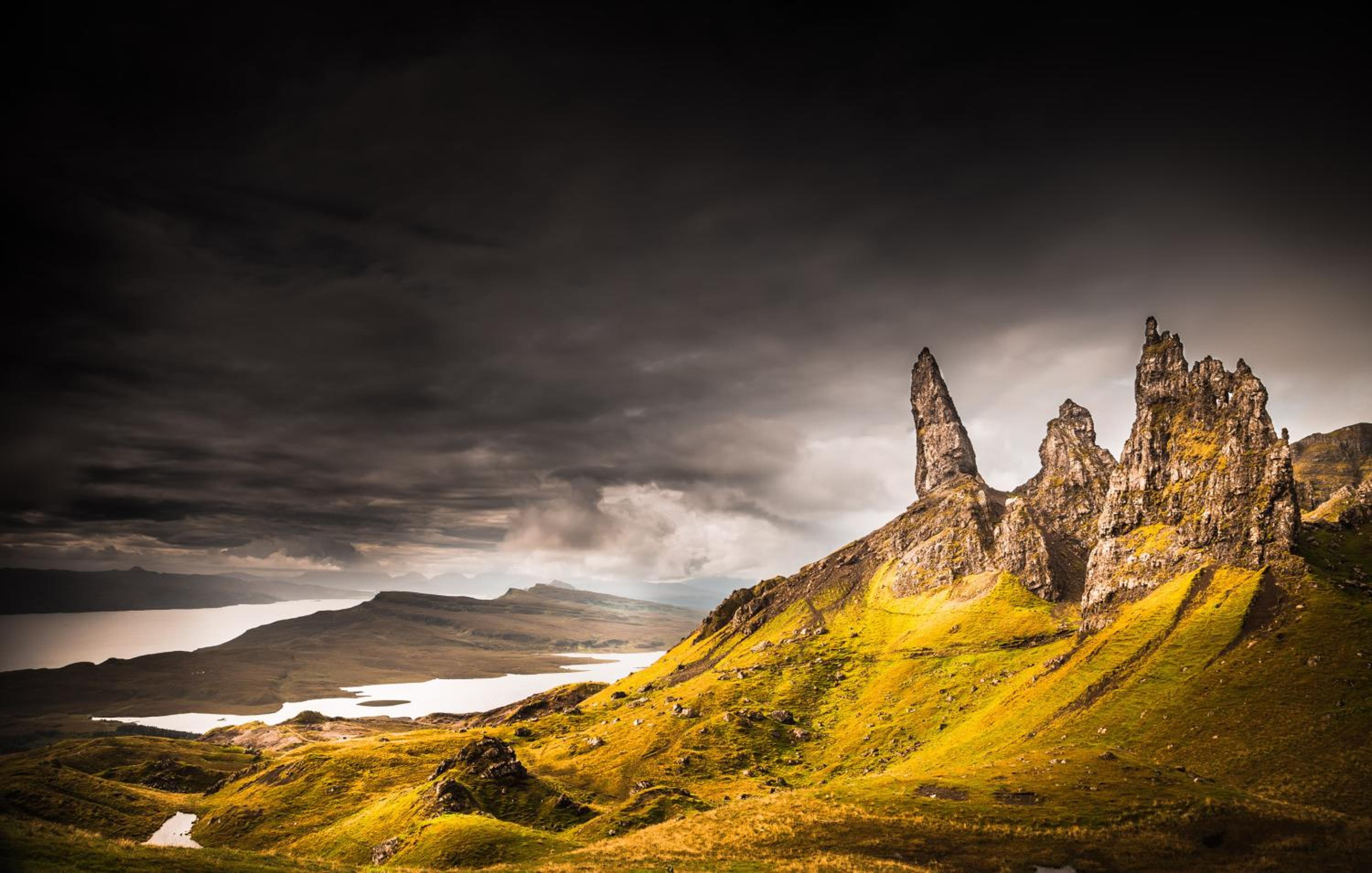Storr Apartments