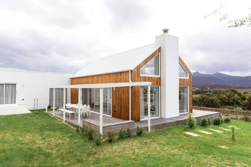 Strand House - A Nordic inspired luxurious home