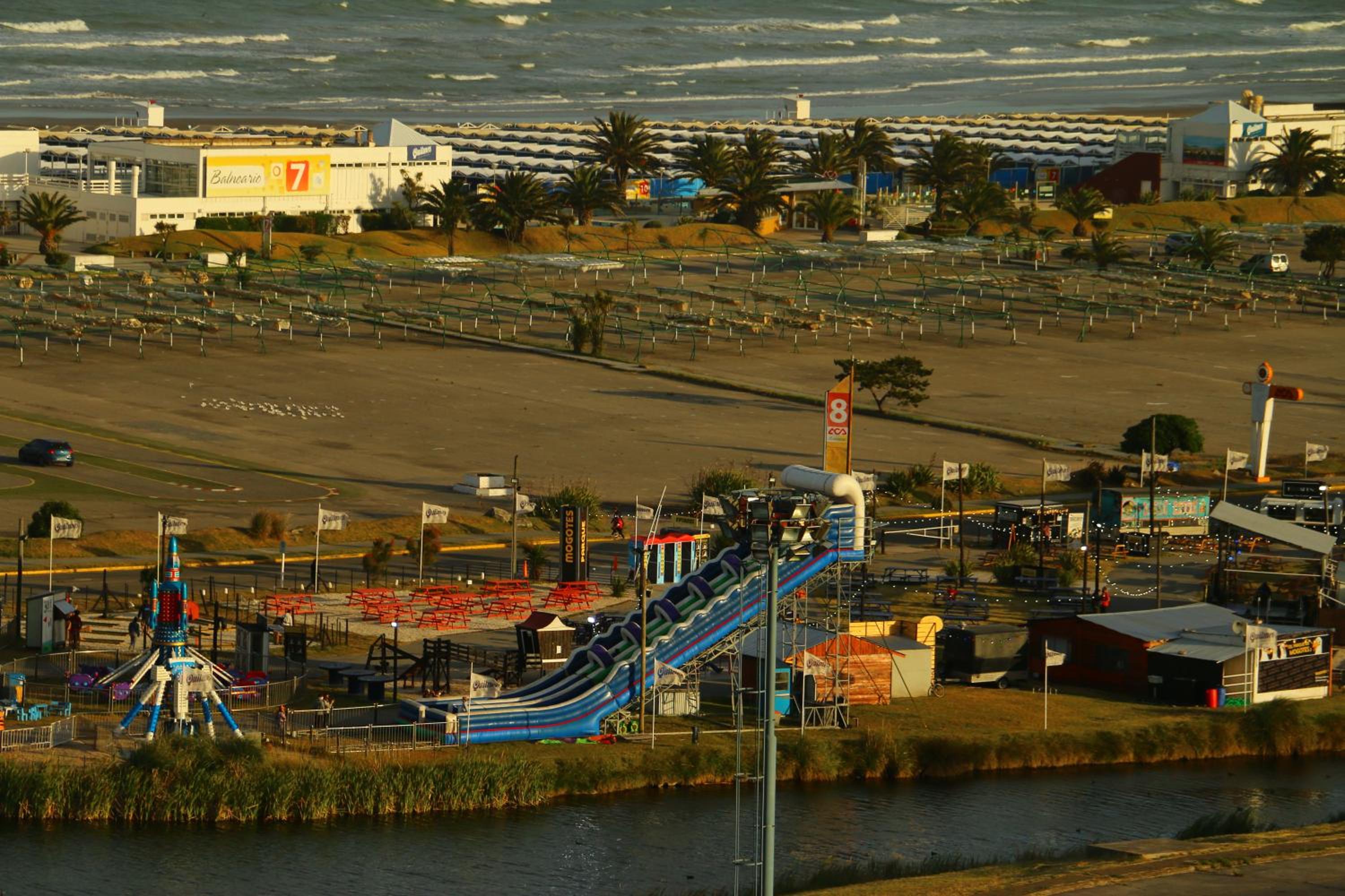 Chula Vista BULNES - Modernos Estudio con vista al mar y cochera en Punta Mogotes