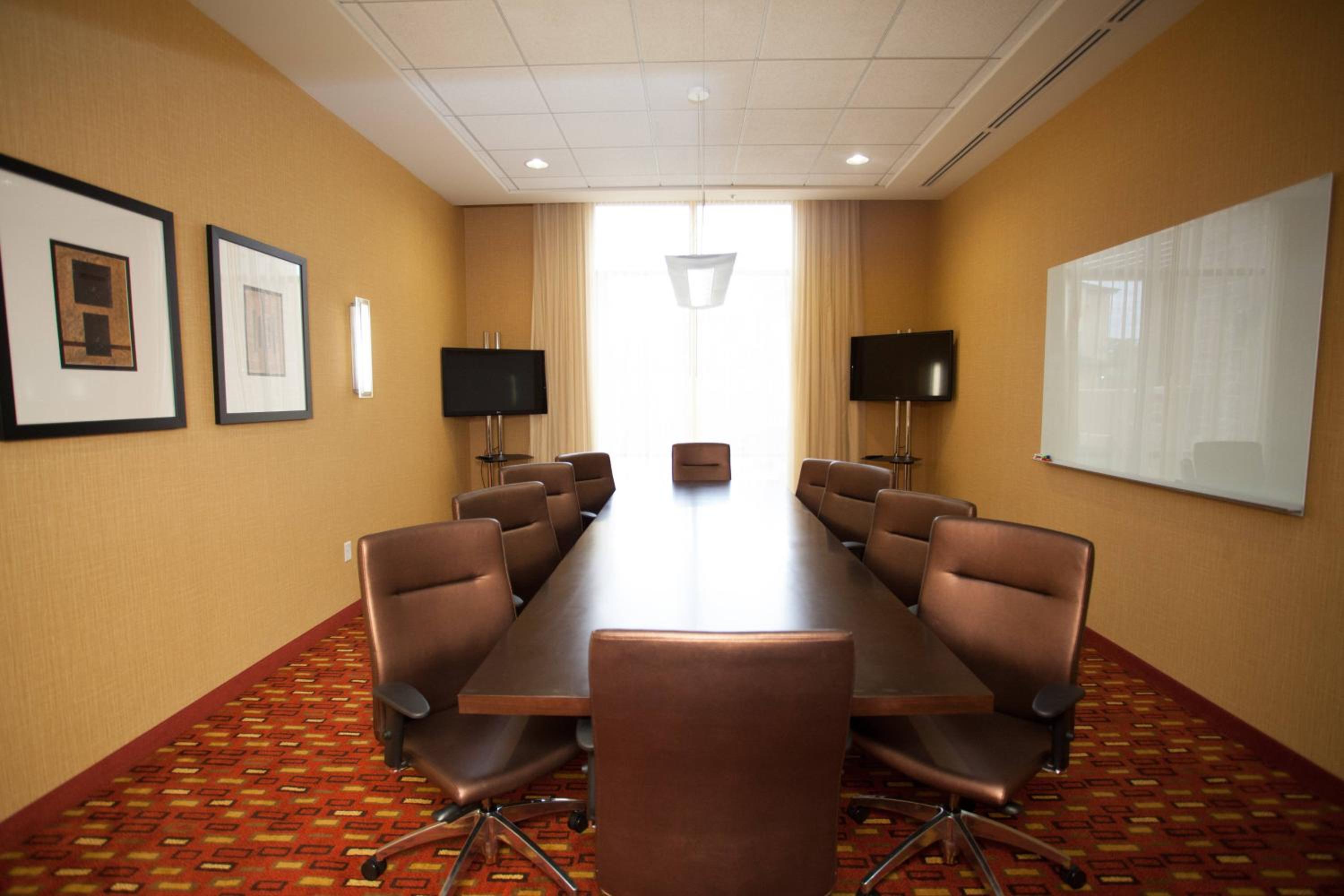 Courtyard By Marriott Houston Kingwood - Property Image 13