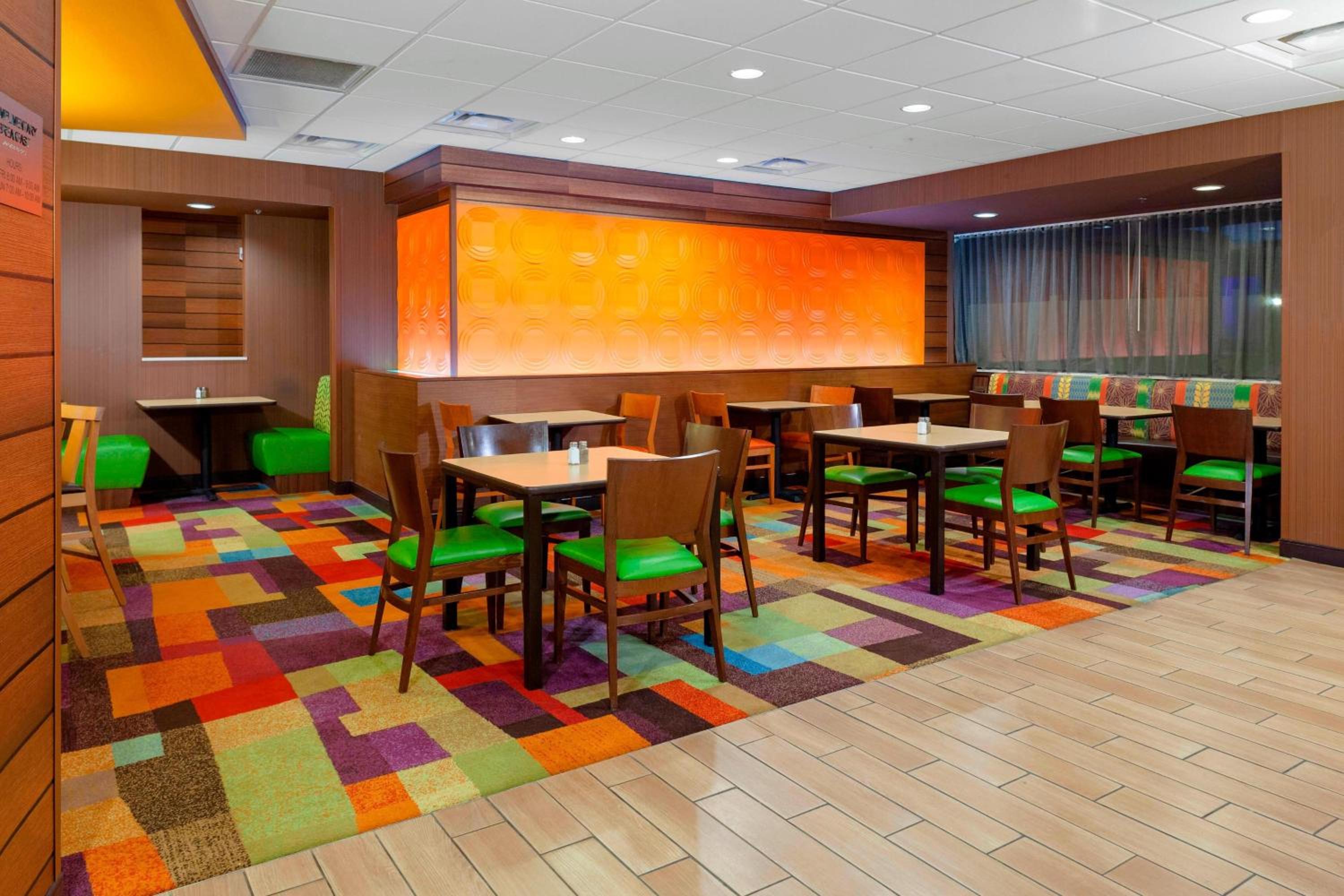 Alamosa Vacations - Fairfield Inn  Suites by Marriott Alamosa - Property Image 11
