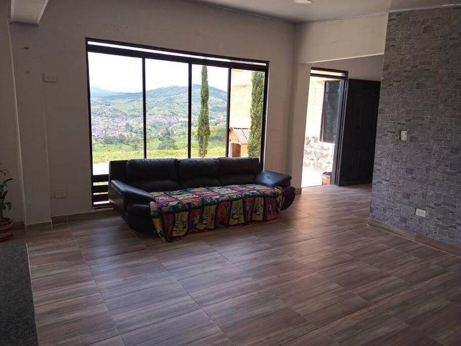 Hermosa casa campestre