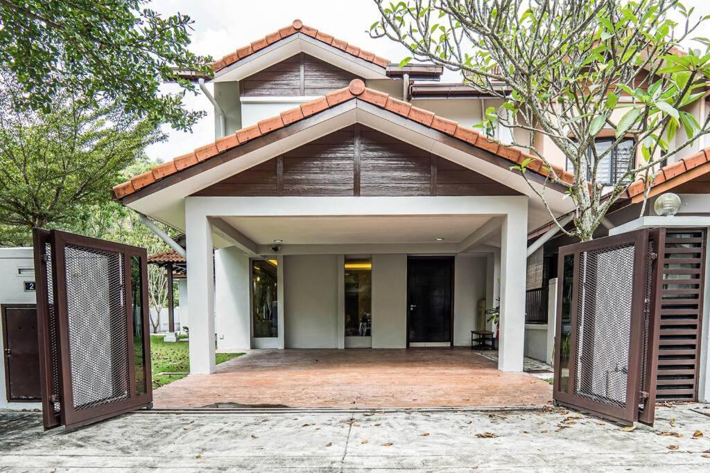 Double Storey Homestay at Cahaya SPK Shah Alam photo 1
