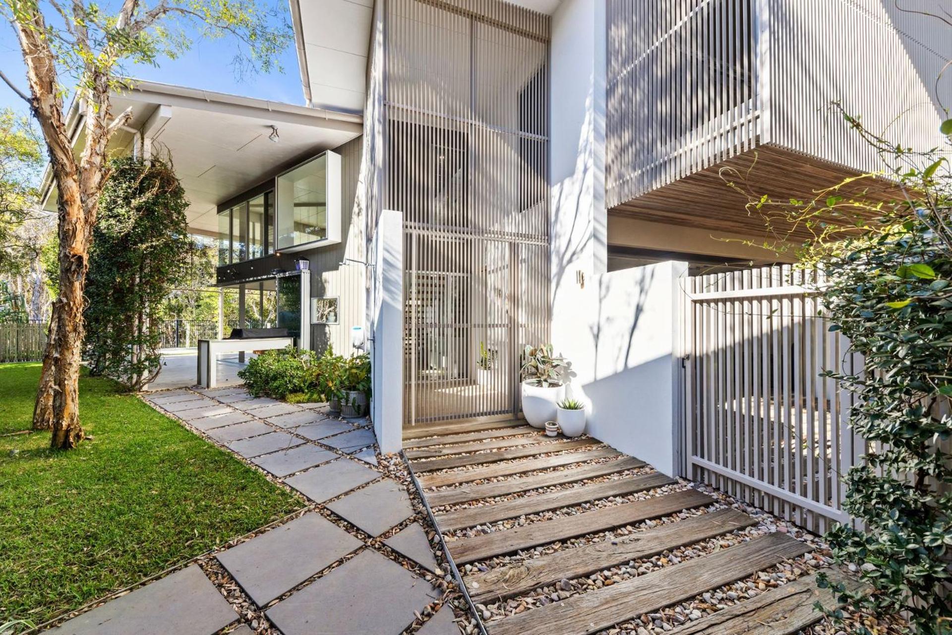 25 Whitehaven Parade