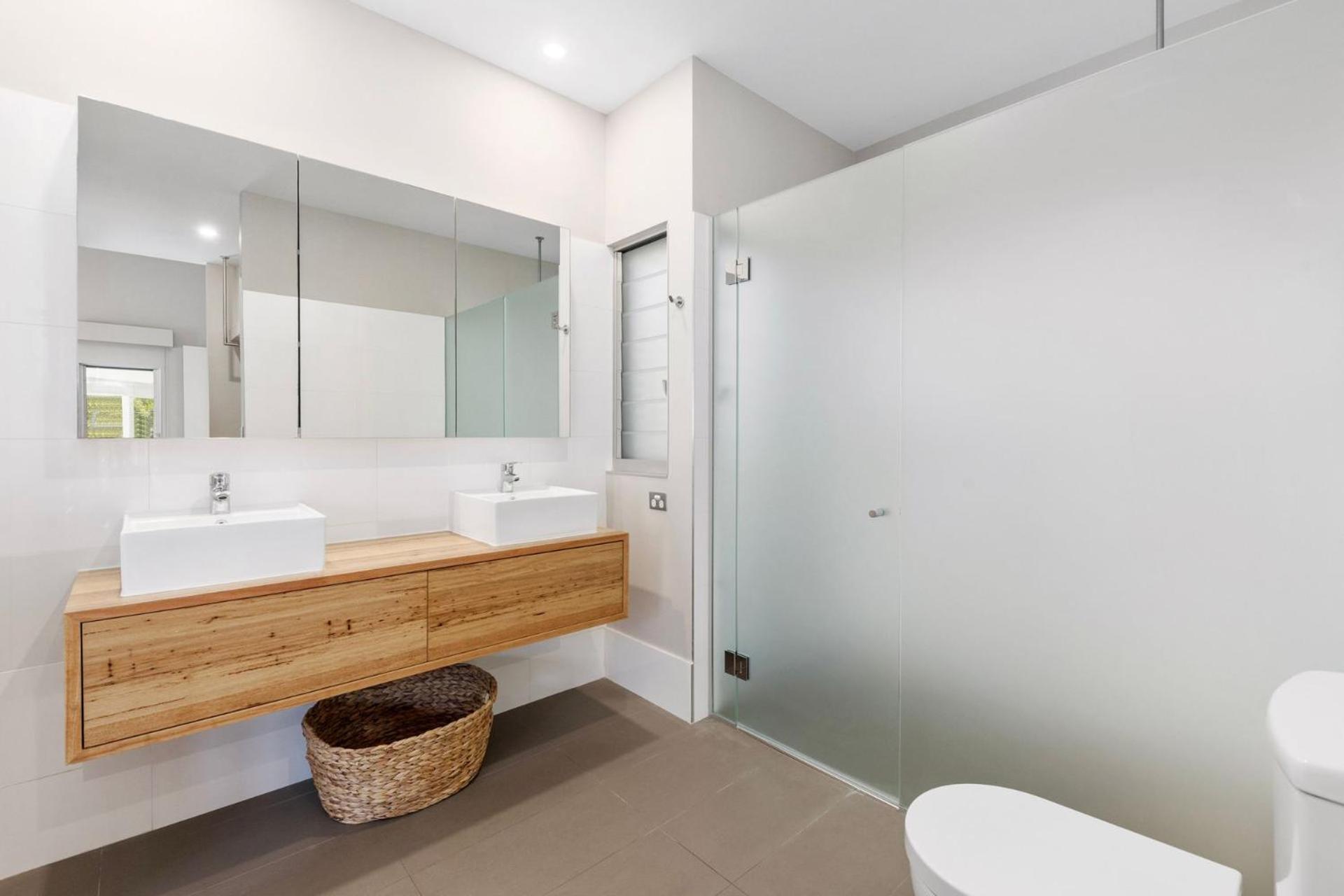 25 Whitehaven Parade
