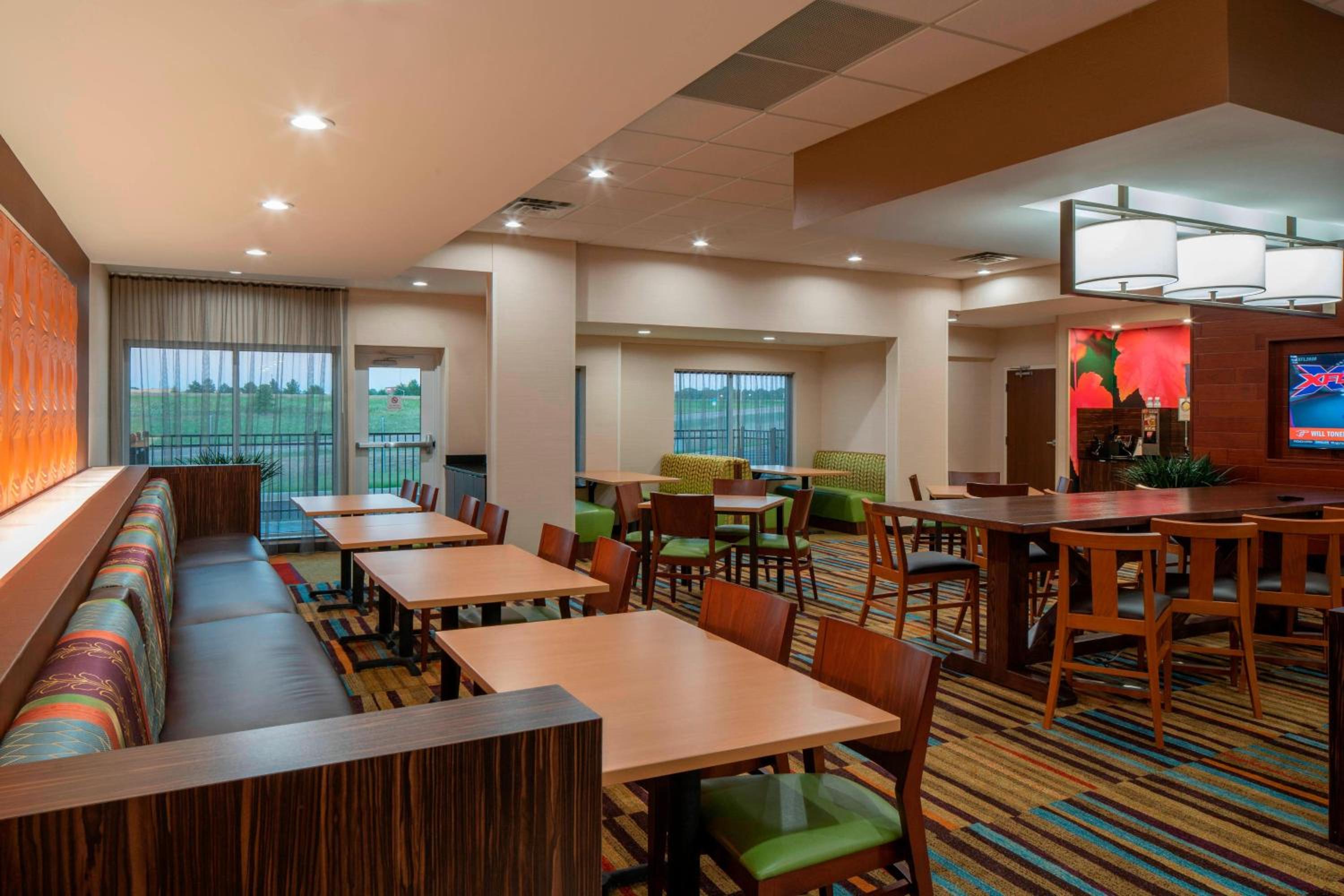 Batesville Vacations - Fairfield Inn  Suites by Marriott Batesville - Property Image 9