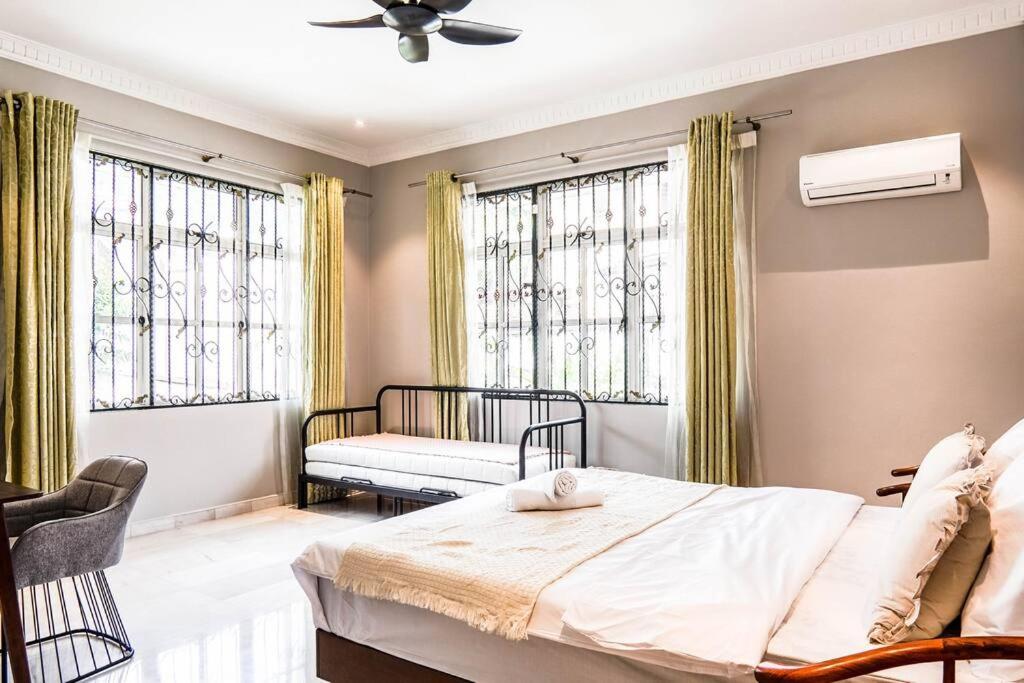 Wangsa Maju Luxury Villa with Private Pool-12pax
