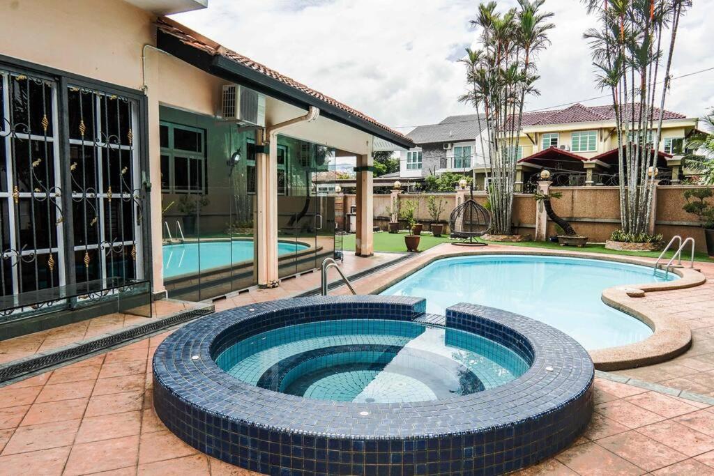 Wangsa Maju Luxury Villa with Private Pool-12pax