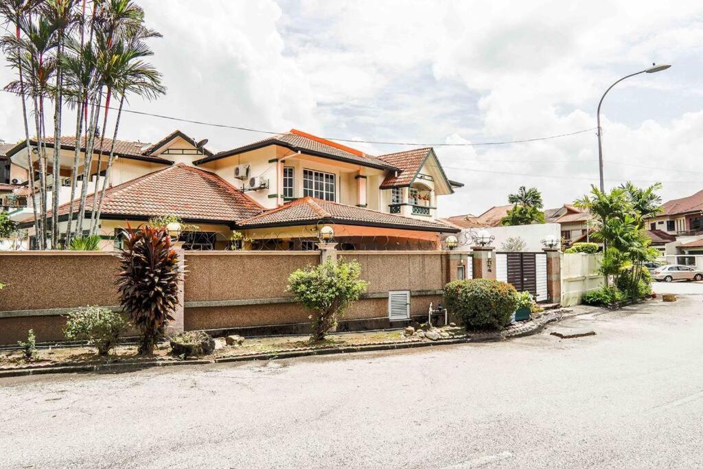 Wangsa Maju Luxury Villa with Private Pool-12pax