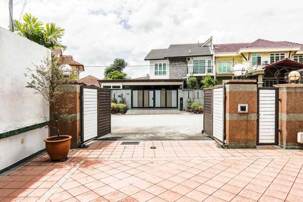 Wangsa Maju Luxury Villa with Private Pool-12pax