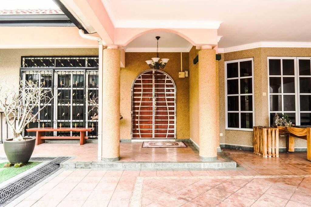 Wangsa Maju Luxury Villa with Private Pool-12pax