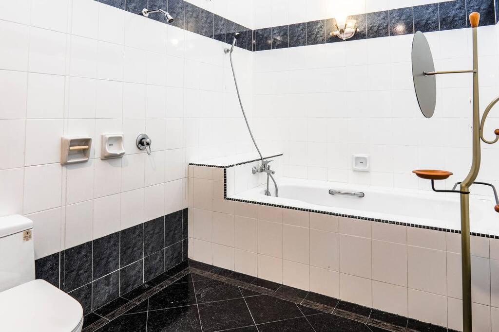 Wangsa Maju Luxury Villa with Private Pool-12pax