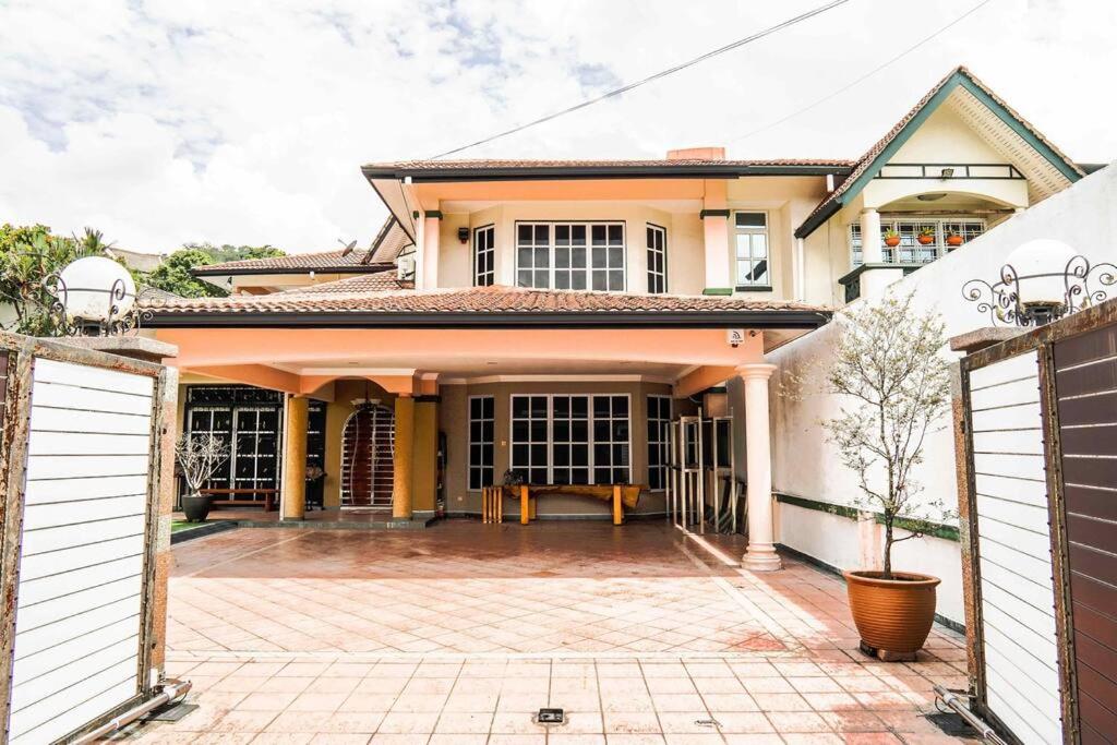 Wangsa Maju Luxury Villa with Private Pool-12pax