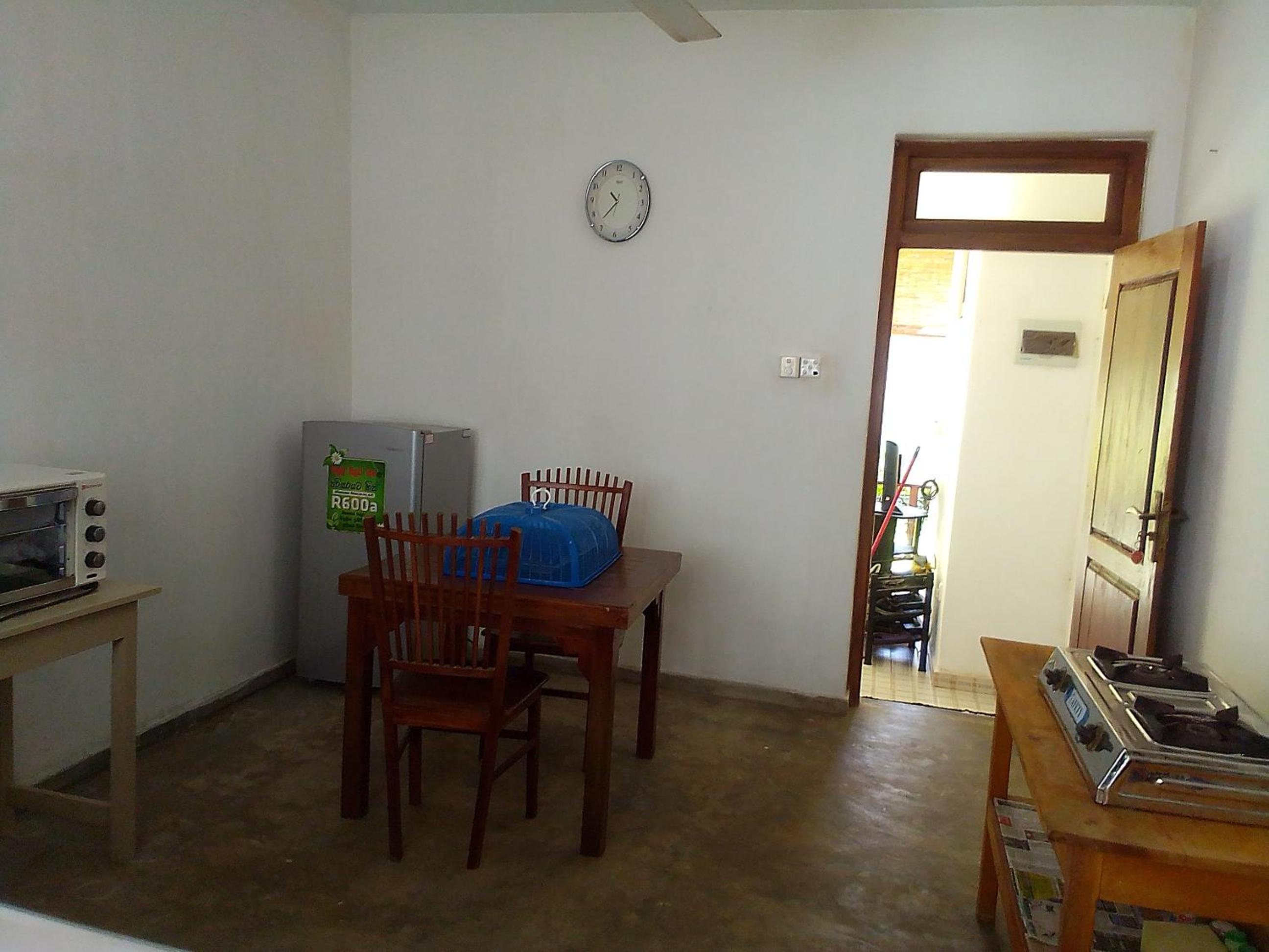 Avinkavilla Walpolawtha Talpe North Road Unawatuna