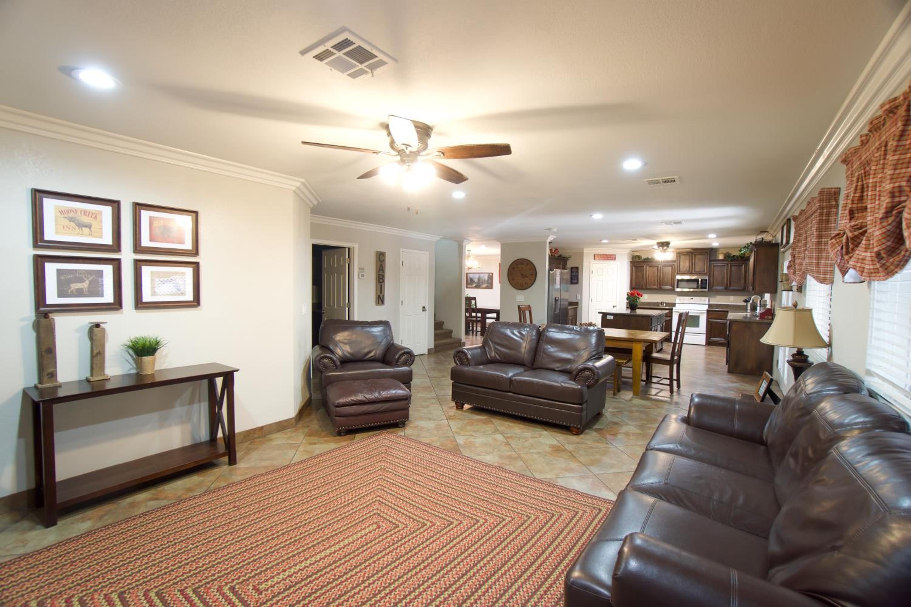 Cabin for Big Families & Groups! view 3