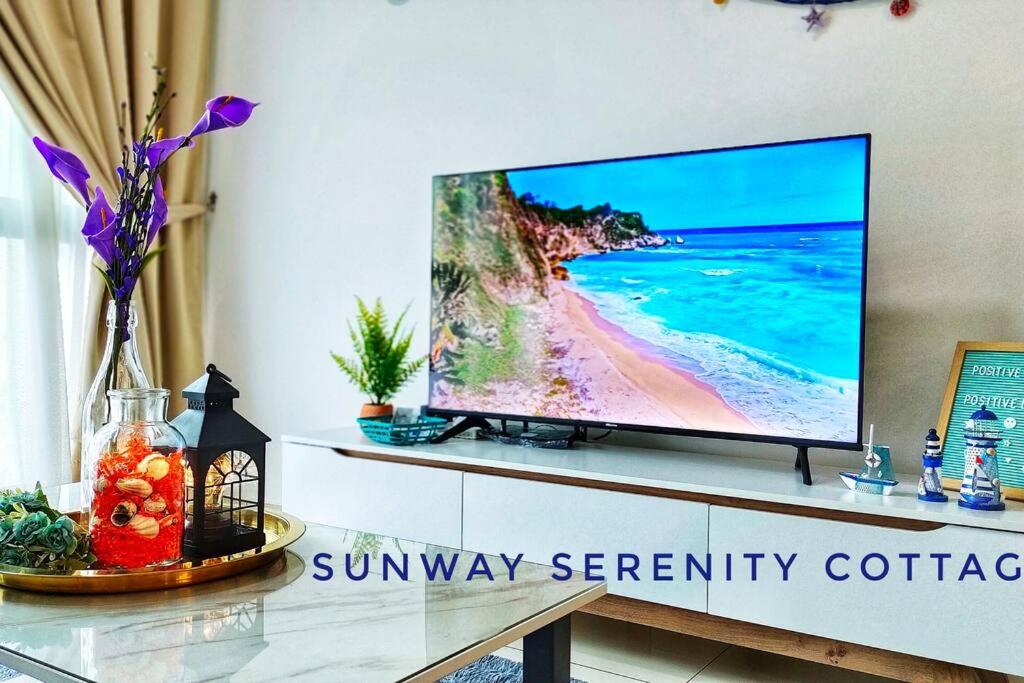 Coastal Gem Retreat with 50 inch TV for 6Pax Near Sunway Lagoon 2R2B photo 3