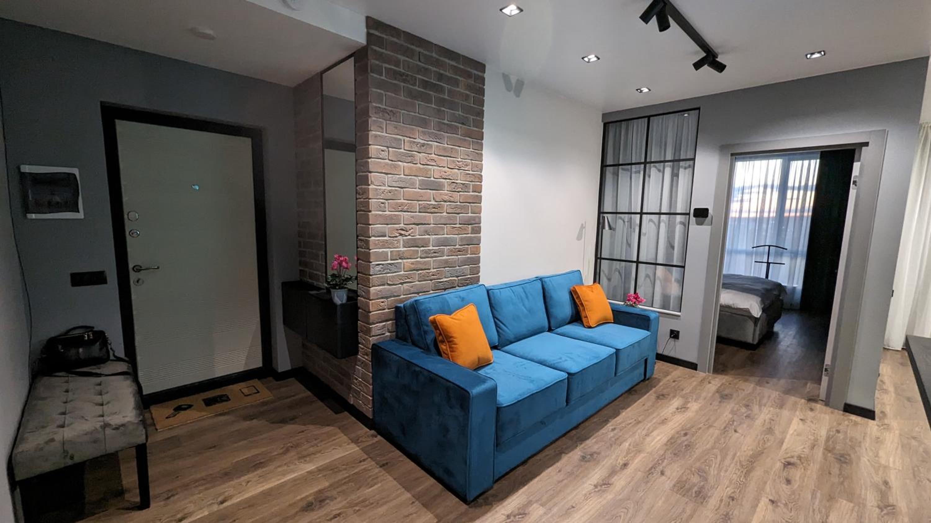 AVENUE APARTMENTS
