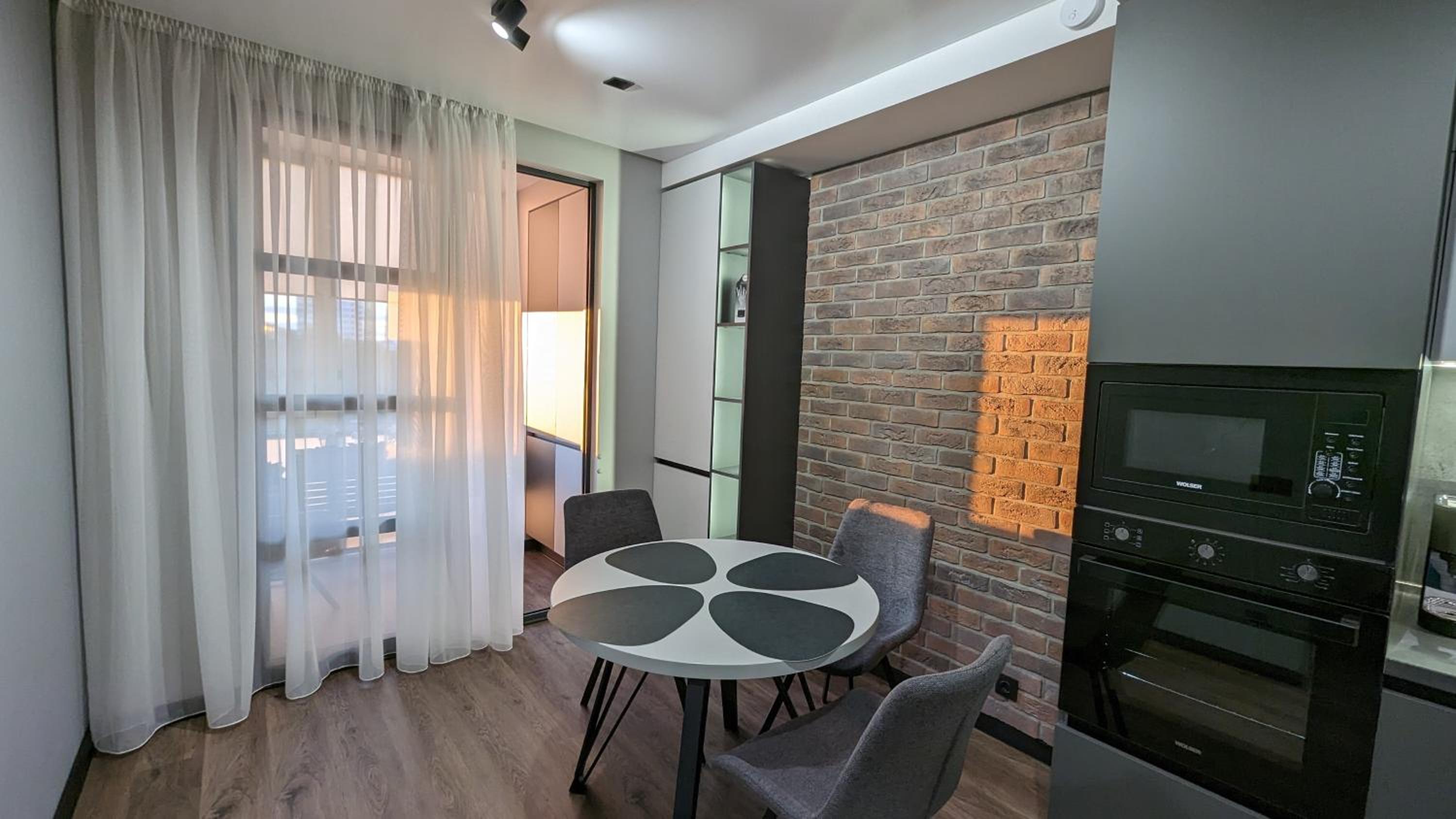 AVENUE APARTMENTS