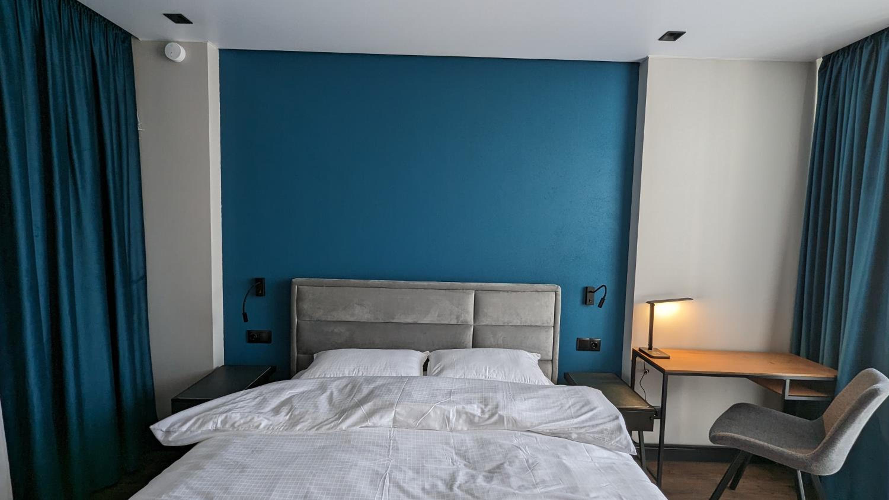 AVENUE APARTMENTS