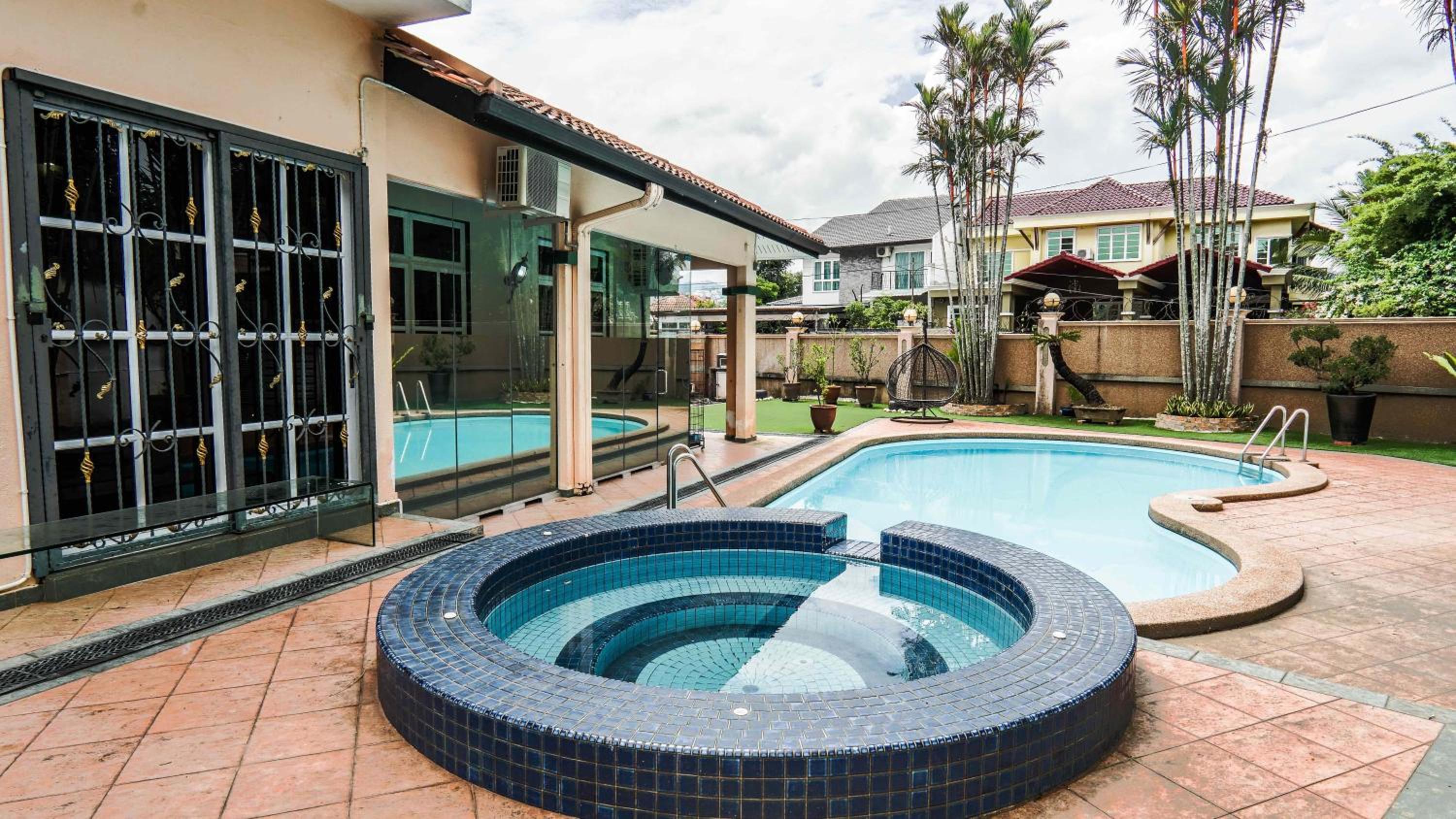 Wangsa Maju Luxury Villa with Private Pool-12pax