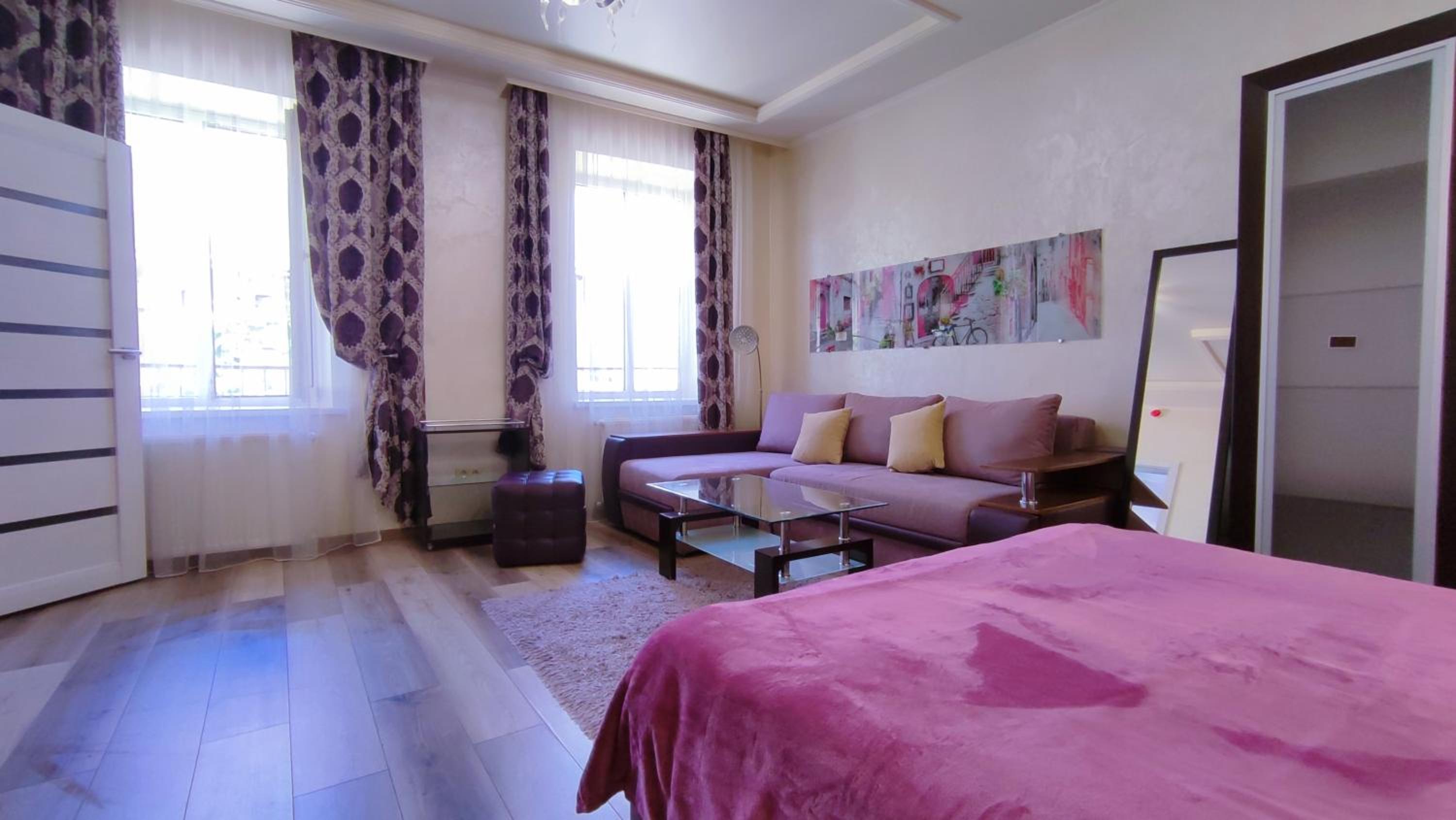 Best Apartment Plosha Rynok view 5